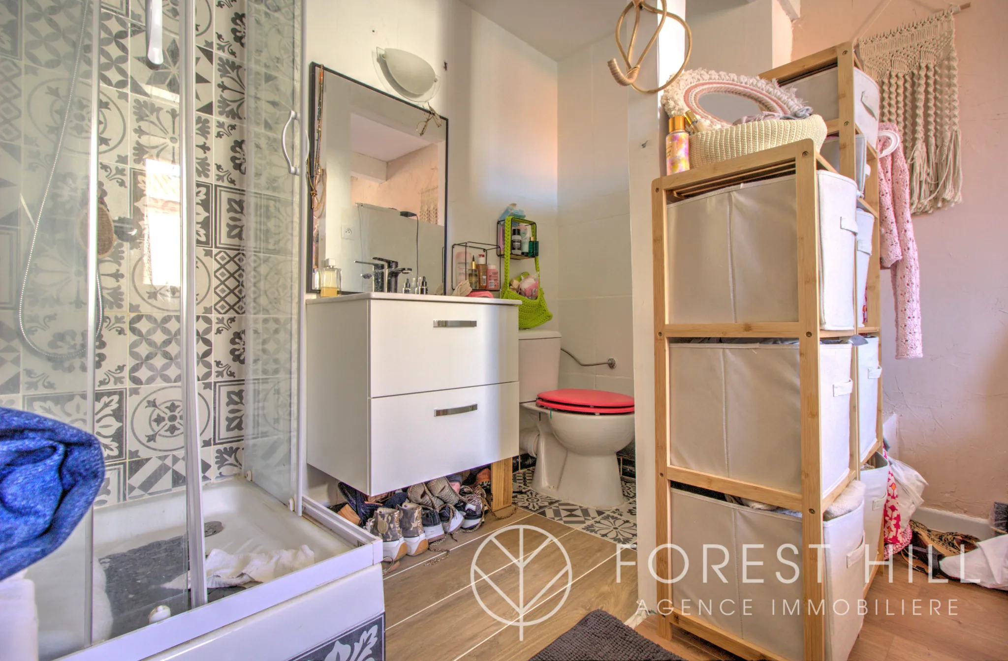 Triplex authentique à Céret avec terrasse et charme du bois et pierre 