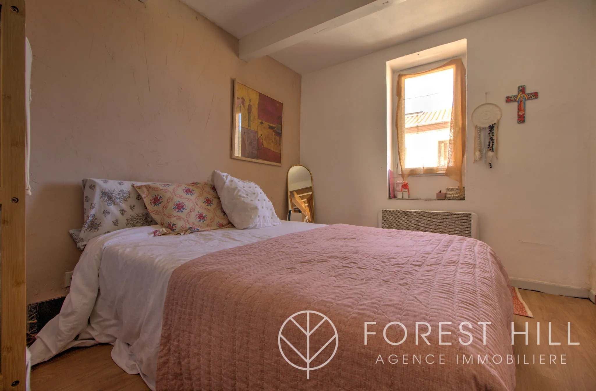 Triplex authentique à Céret avec terrasse et charme du bois et pierre 