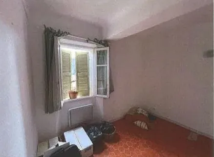 Grande maison à Belgentier en vente aux enchères, 138 m², 5 chambres, garage 