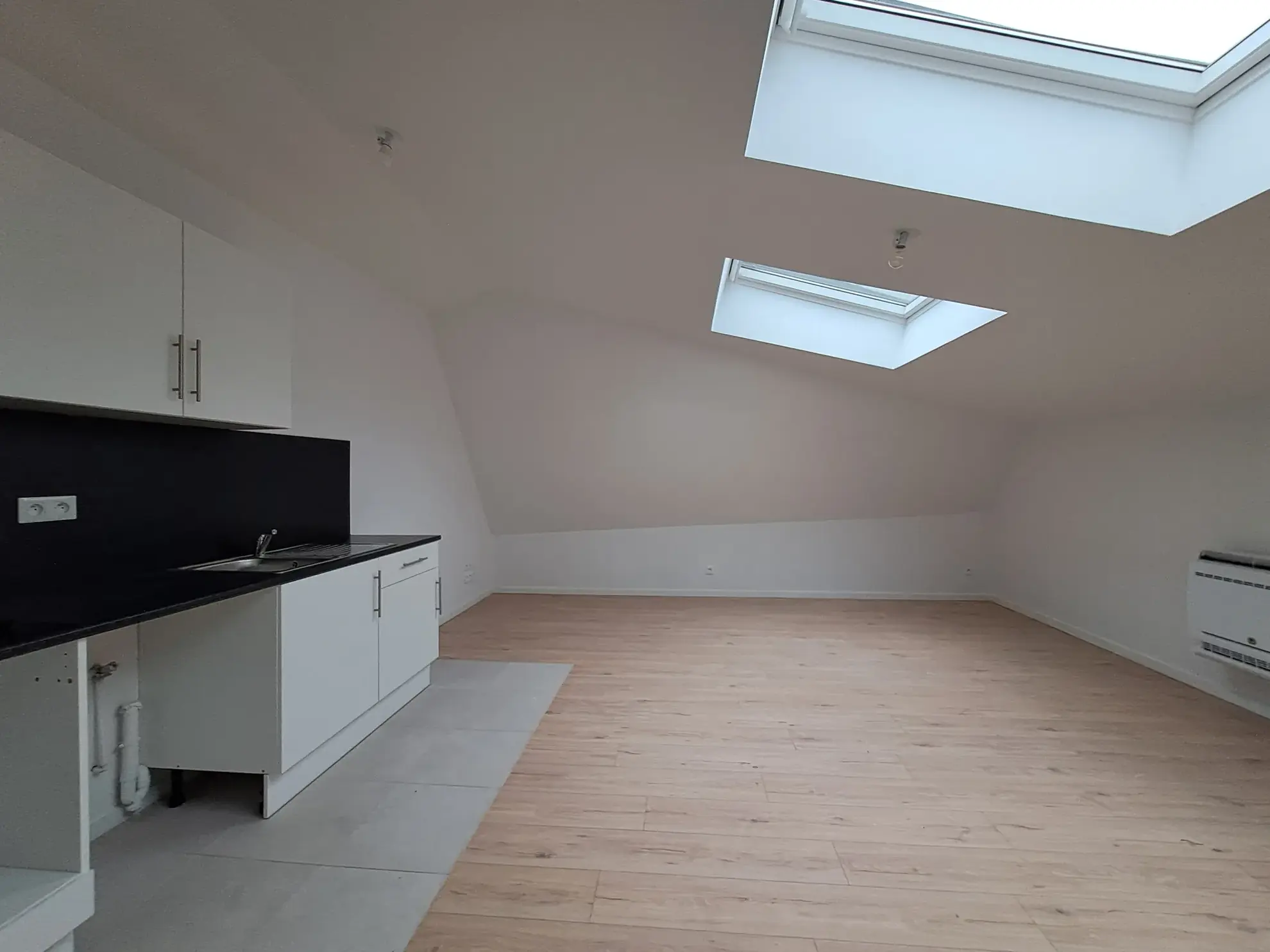 Studio rénové de 25 m² à vendre à Étampes au cœur du centre-ville 