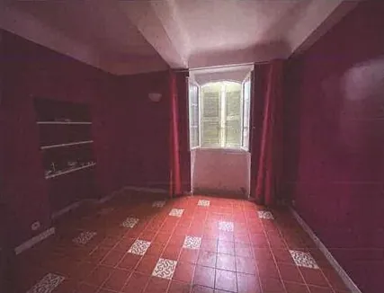 Grande maison à Belgentier en vente aux enchères, 138 m², 5 chambres, garage 