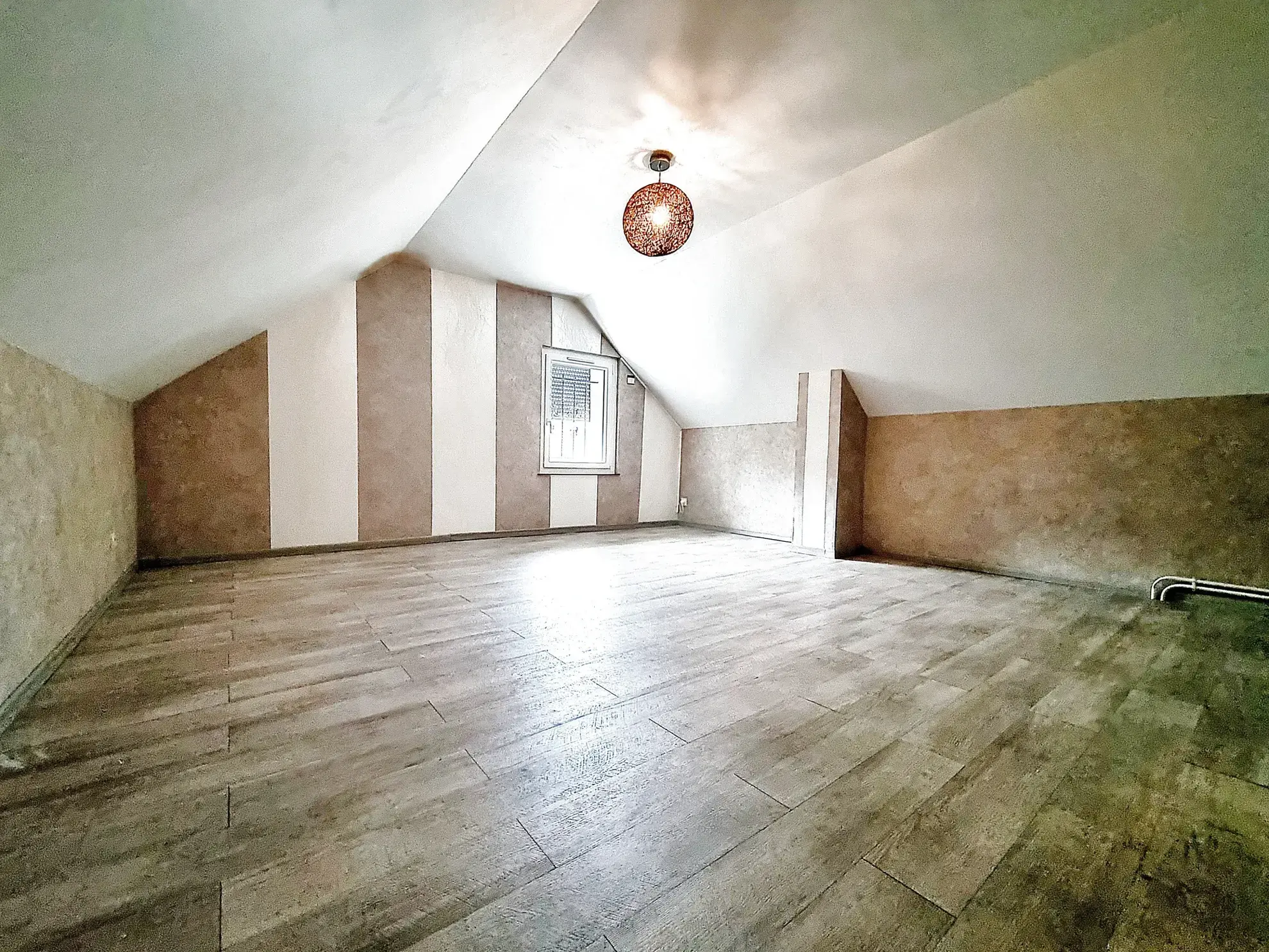 Maison de ville spacieuse à Billy-Montigny avec jardin et 4 chambres 