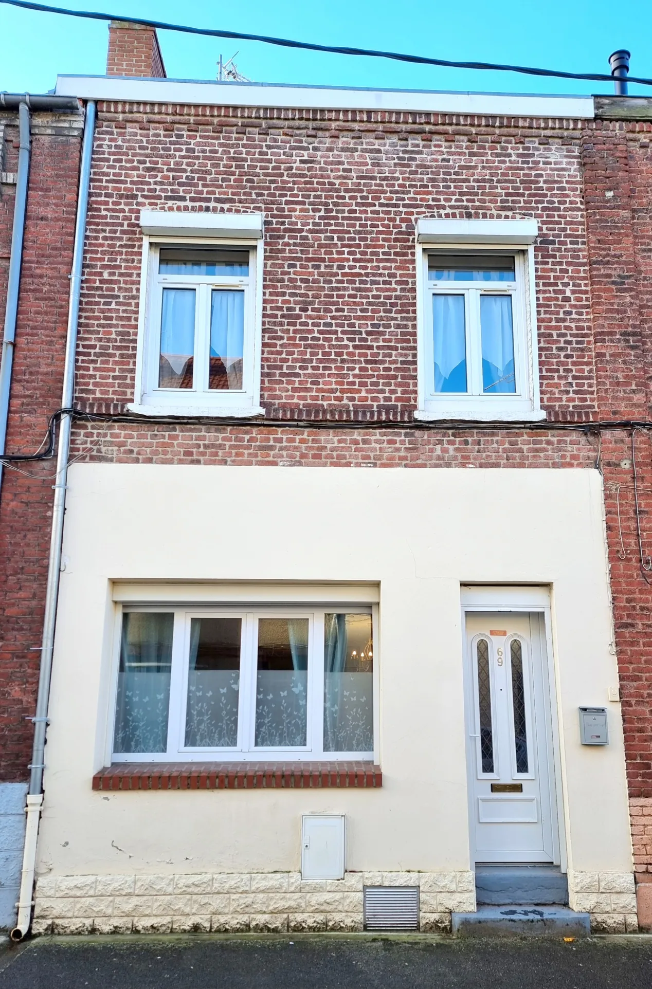 Maison de ville spacieuse à Billy-Montigny avec jardin et 4 chambres 