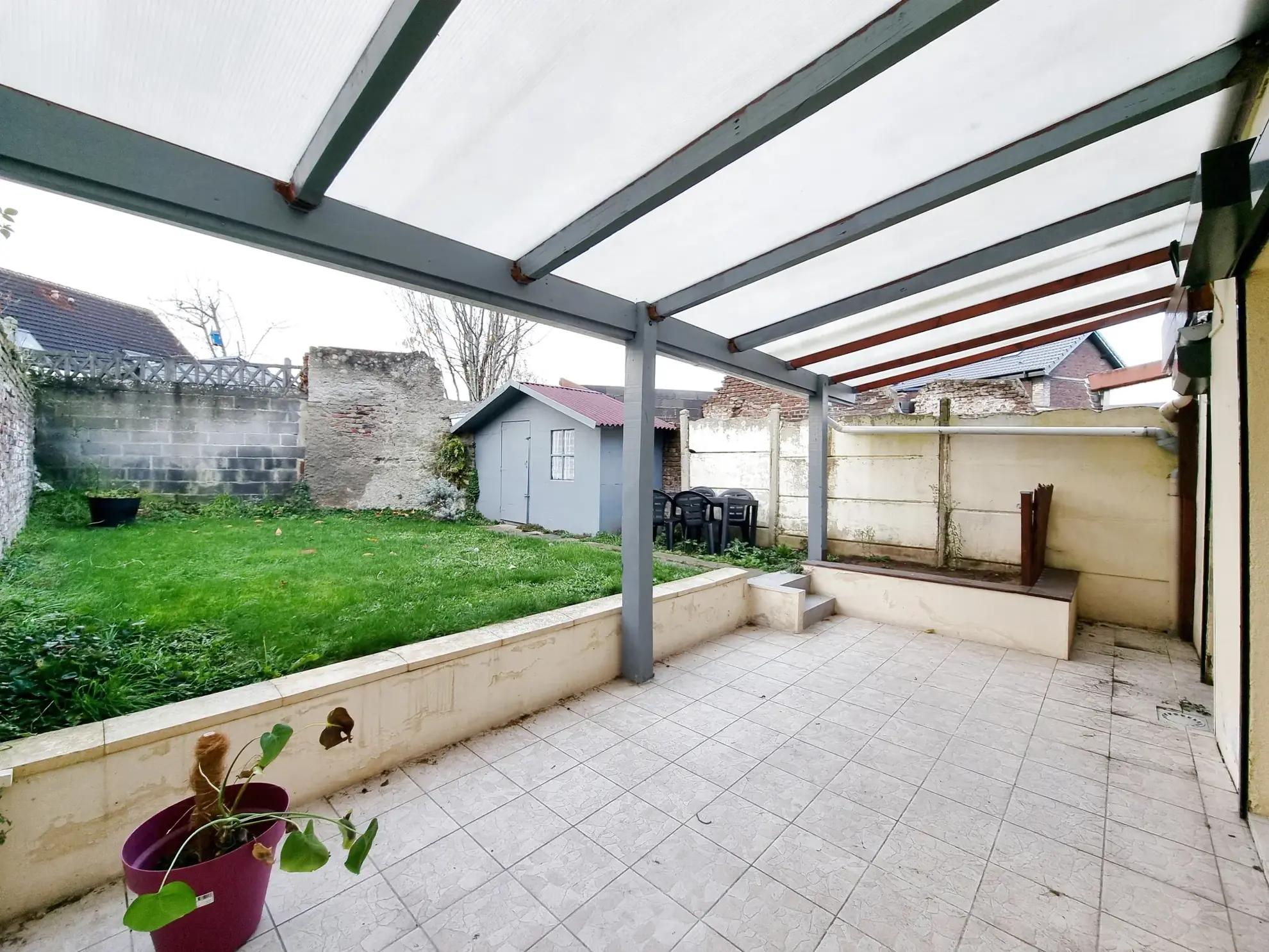 Maison de ville spacieuse à Billy-Montigny avec jardin et 4 chambres 