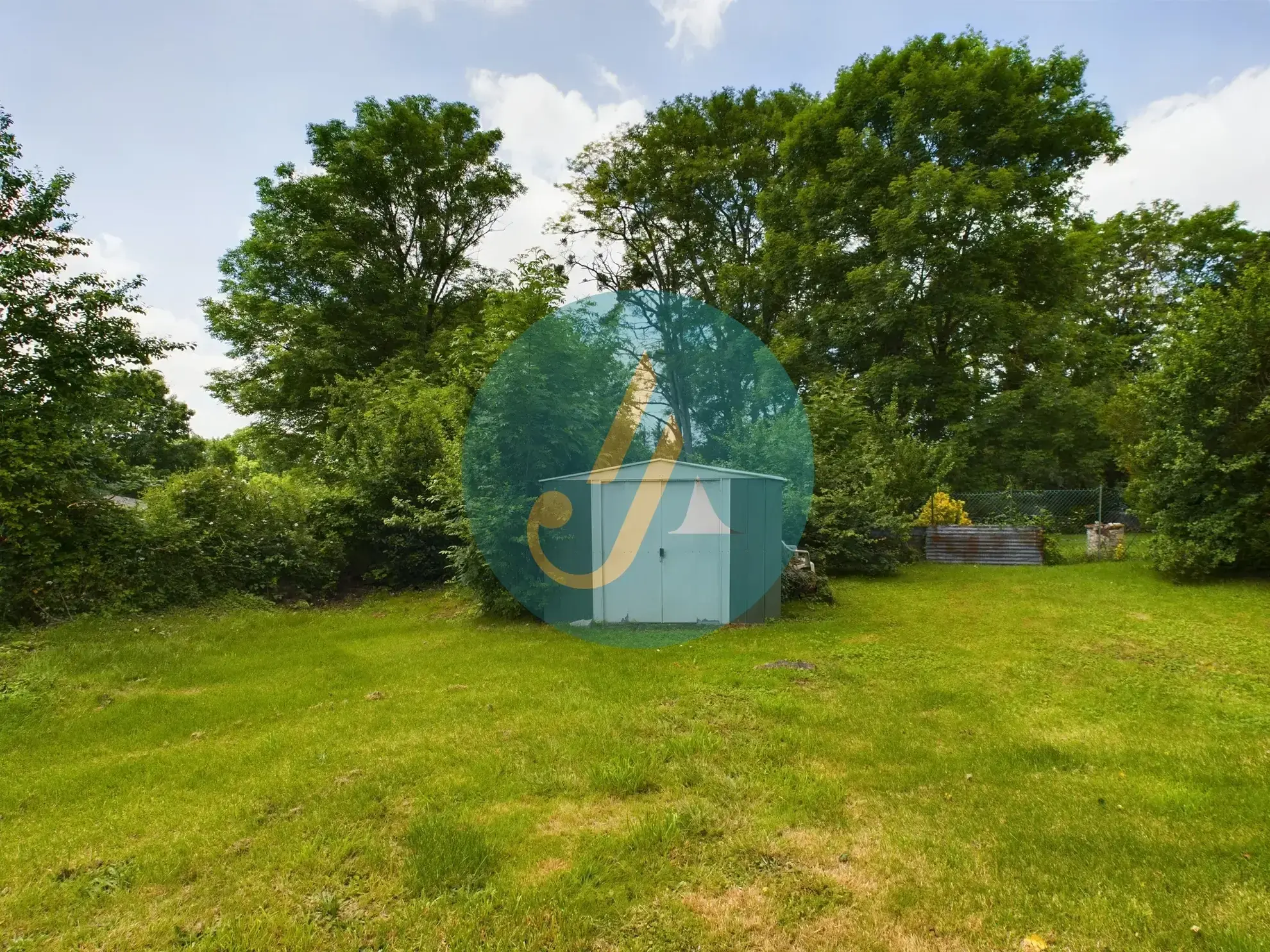 Longère de charme avec grand terrain à Champlemy, authenticité et volume 