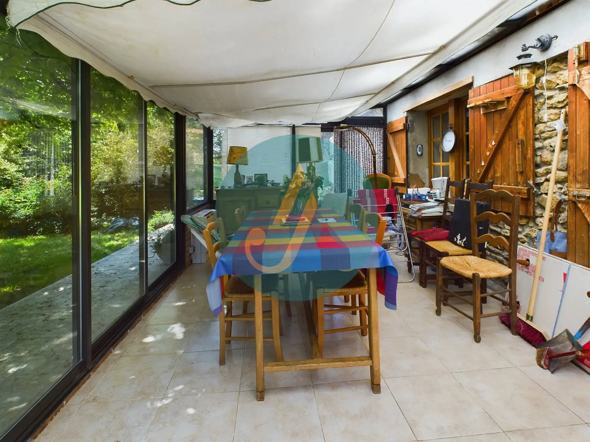 Longère de charme avec grand terrain à Champlemy, authenticité et volume 