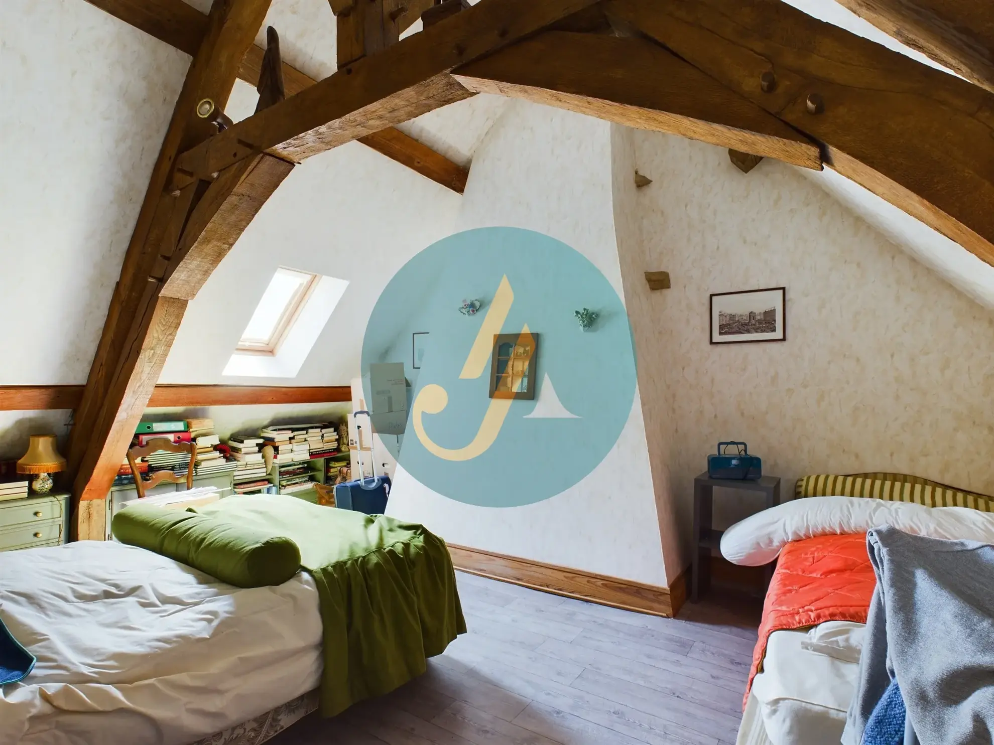 Longère de charme avec grand terrain à Champlemy, authenticité et volume 