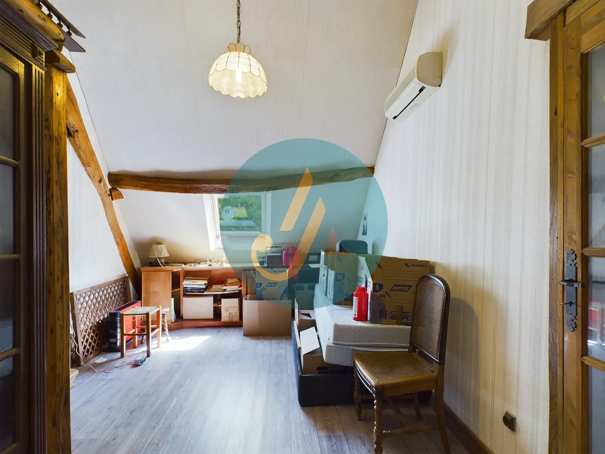 Longère de charme avec grand terrain à Champlemy, authenticité et volume 