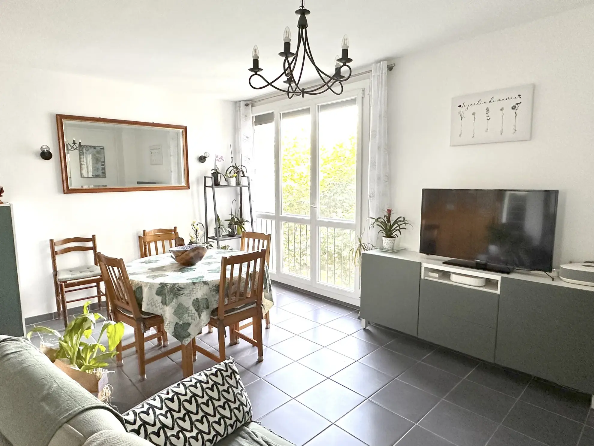 Appartement T4 avec climatisation et isolation 2024 à Salon-de-Provence, résidence sécurisée 