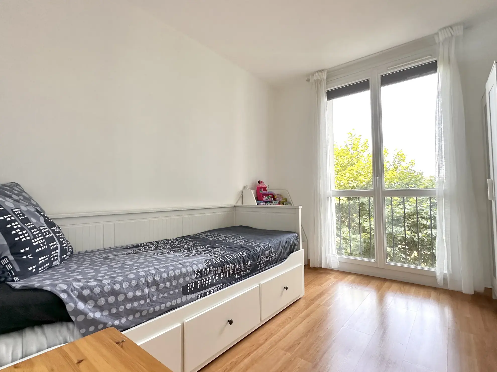 Appartement T4 avec climatisation et isolation 2024 à Salon-de-Provence, résidence sécurisée 