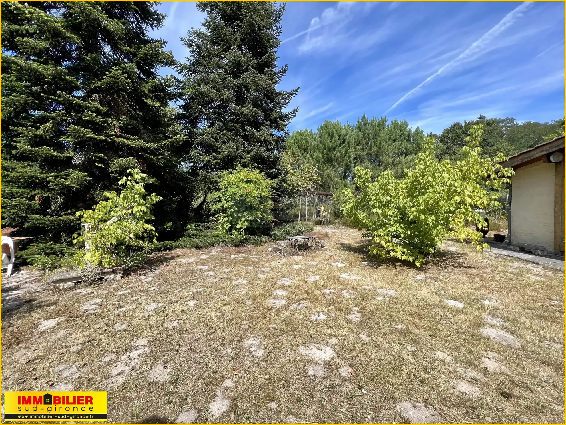 Maison Chalet en Bois avec Garage à Saint-Michel-de-Rieufret 