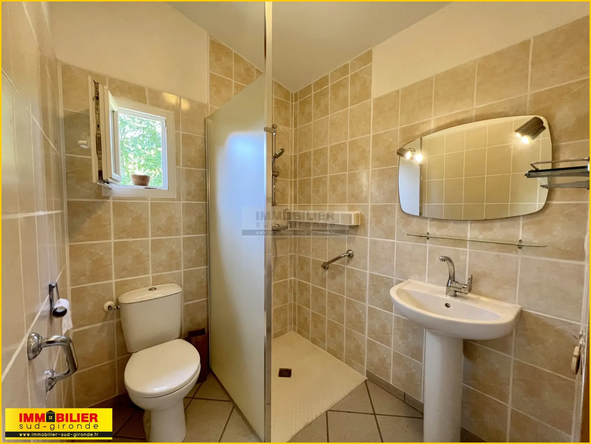 Maison Chalet en Bois avec Garage à Saint-Michel-de-Rieufret 