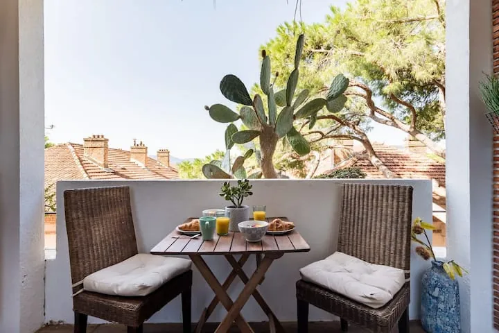 Appartement 2 pièces avec vue dégagée à Cannes La Bocca à seulement 50m des plages