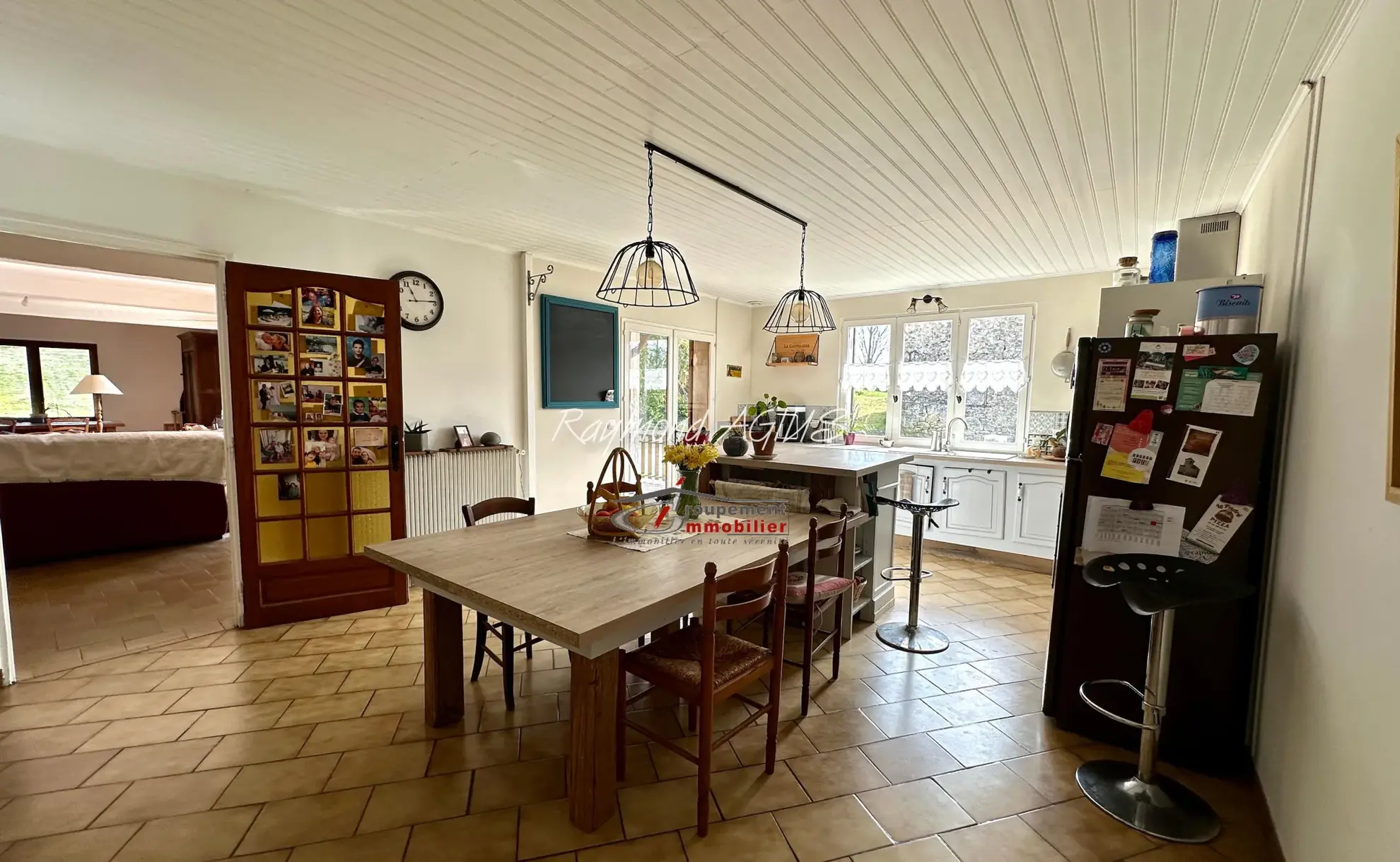 Maison traditionnelle en pierre avec 3 chambres, jardin et dépendances dans l'Entre-Deux-Mers 