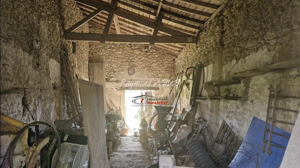 Maison traditionnelle en pierre avec 3 chambres, jardin et dépendances dans l'Entre-Deux-Mers 