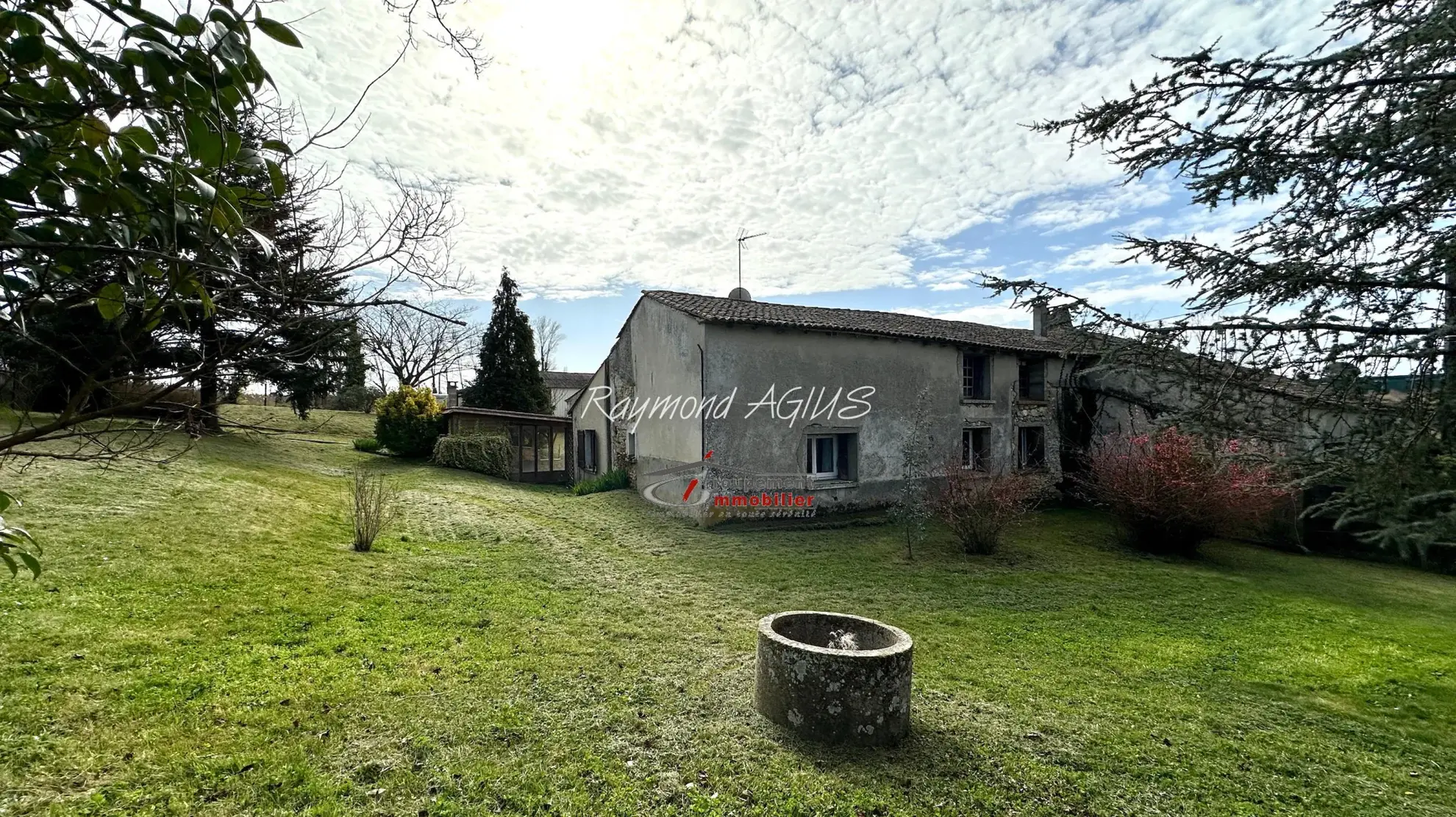 Maison traditionnelle en pierre avec 3 chambres, jardin et dépendances dans l'Entre-Deux-Mers 
