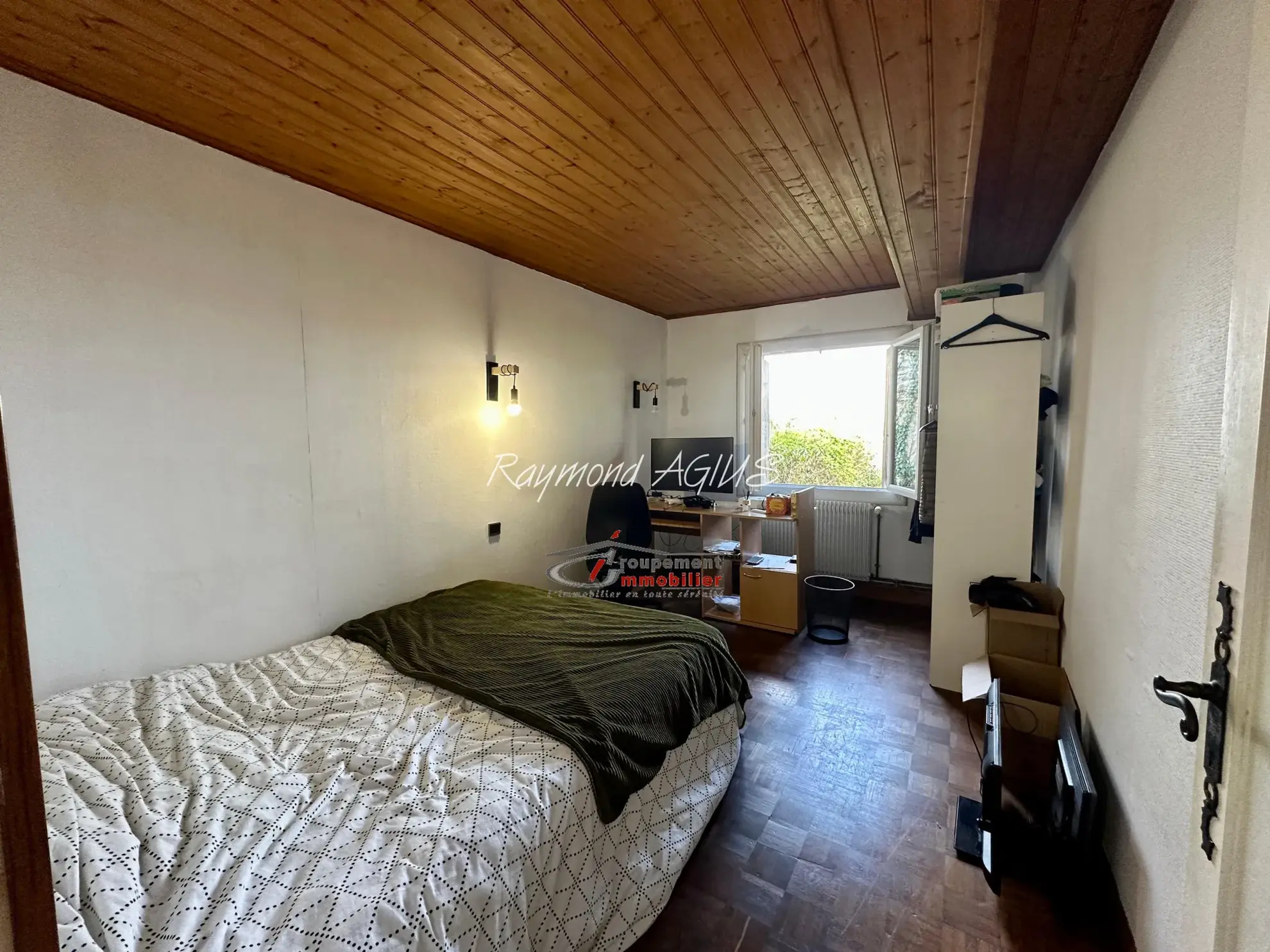 Maison traditionnelle en pierre avec 3 chambres, jardin et dépendances dans l'Entre-Deux-Mers 