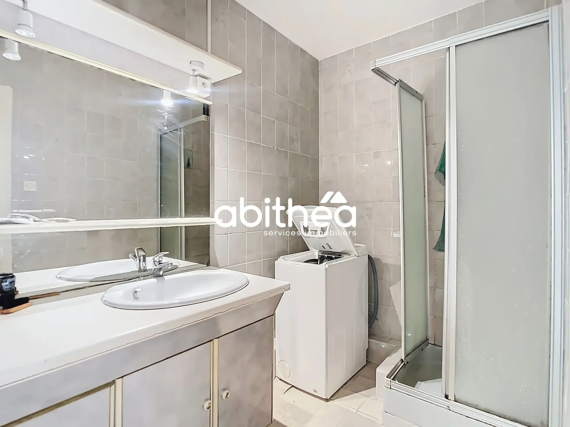 Appartement T3 avec parking, balcon et cave à Béziers - Résidence sécurisée 