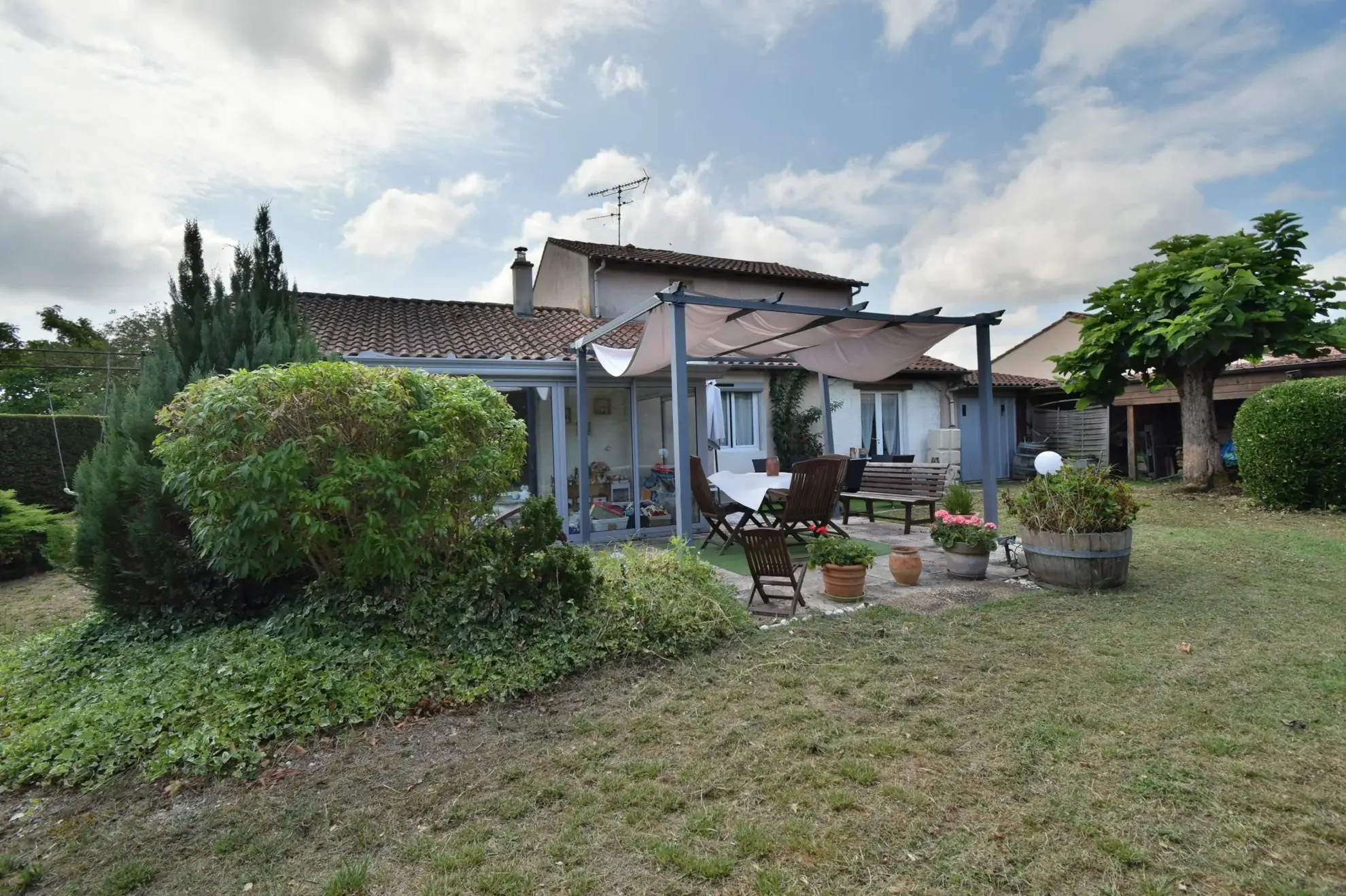 Maison de 160 m² à Prigonrieux avec 4 chambres et grand terrain 