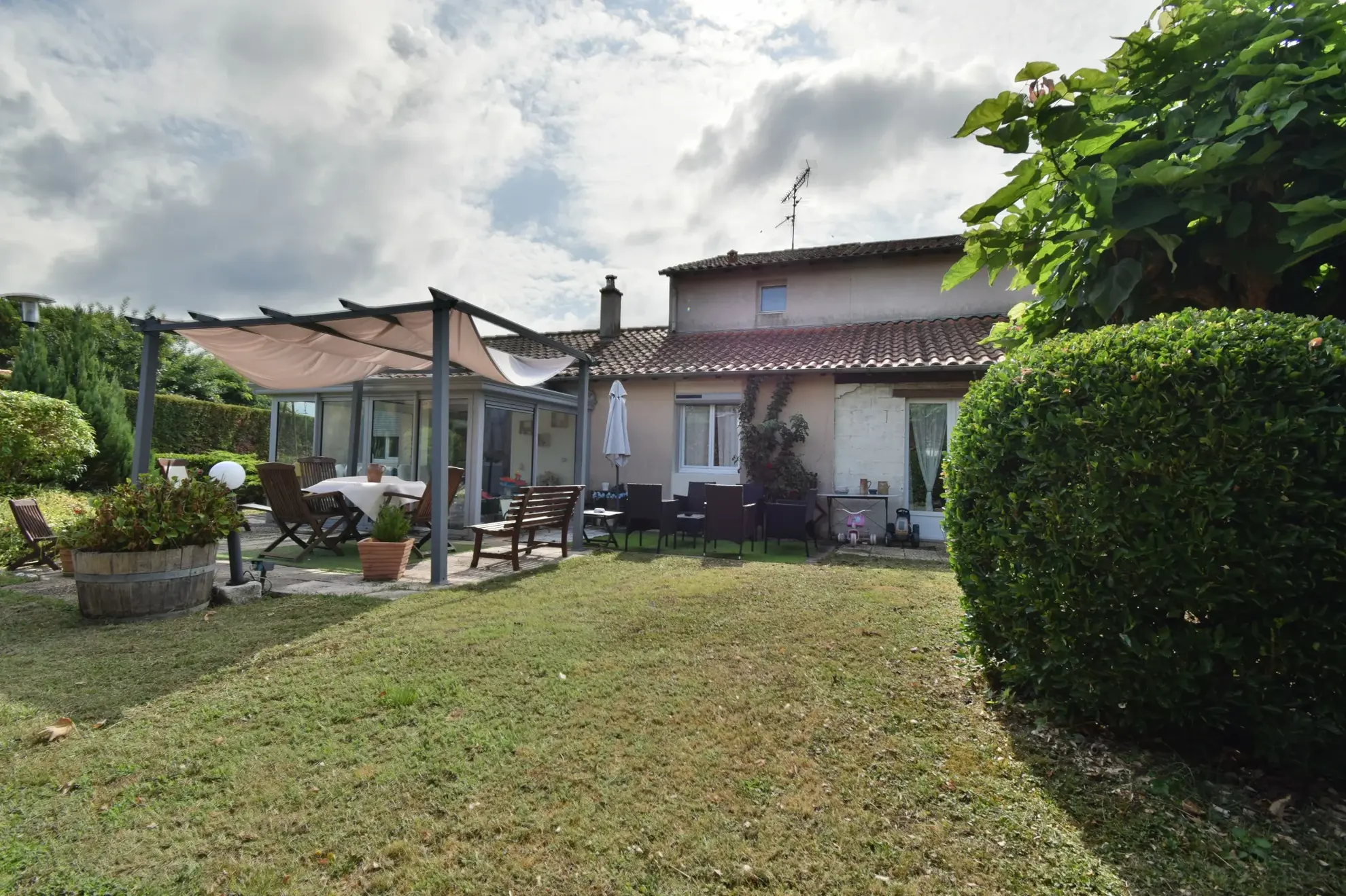 Maison de 160 m² à Prigonrieux avec 4 chambres et grand terrain 