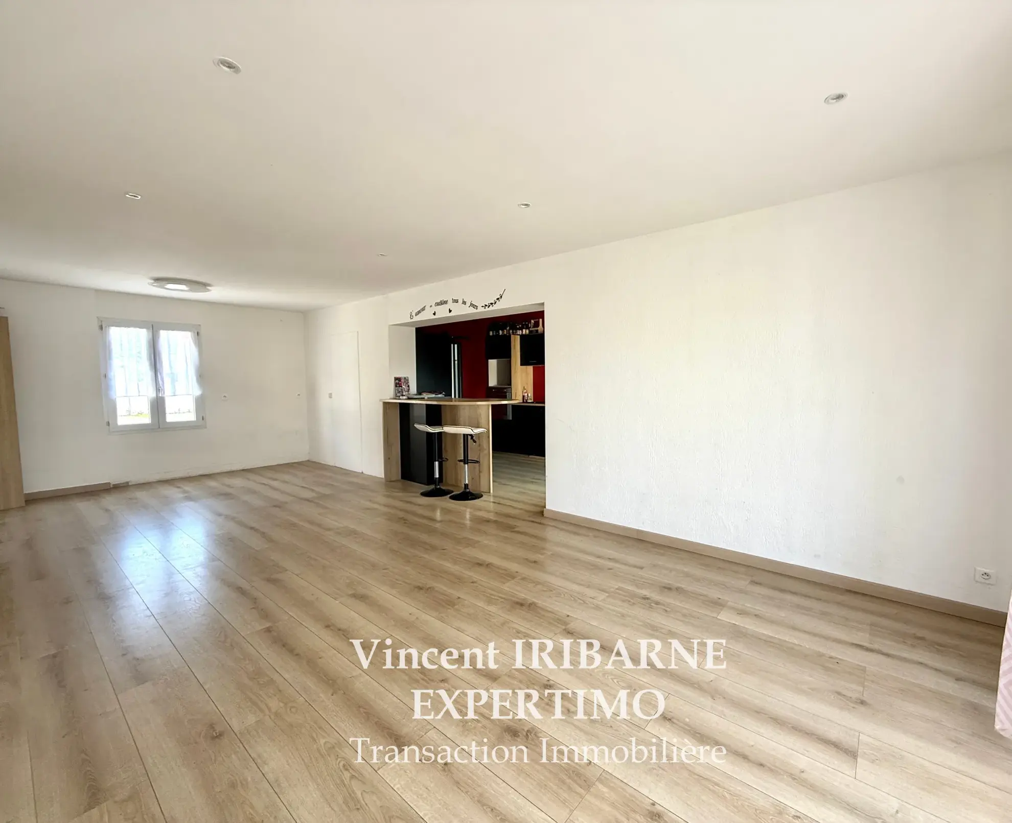 Maison de plain-pied avec 3 chambres et jardin à La Chapelle des Pots 