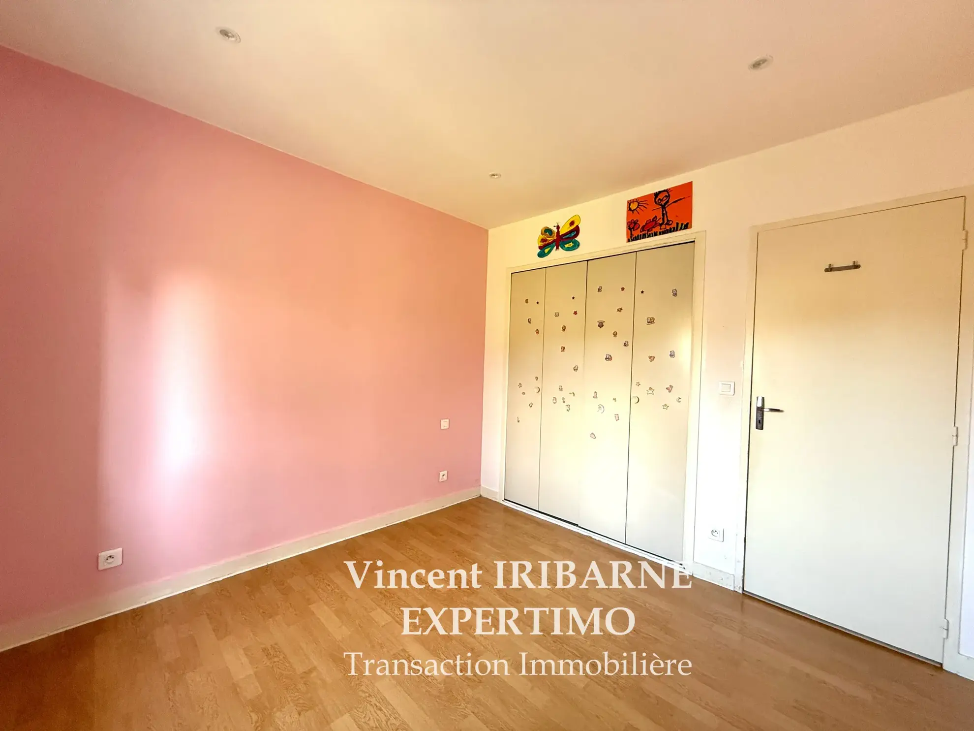 Maison de plain-pied avec 3 chambres et jardin à La Chapelle des Pots 