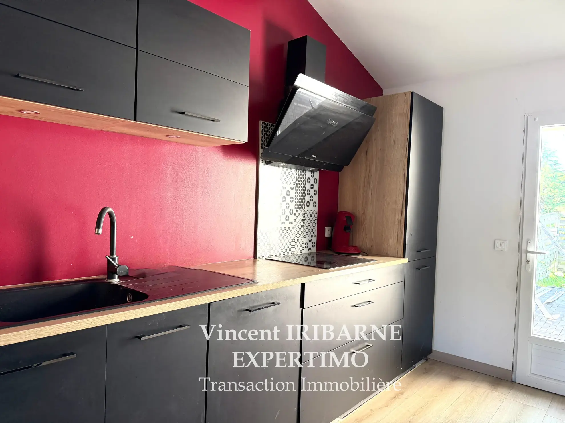 Maison de plain-pied avec 3 chambres et jardin à La Chapelle des Pots 