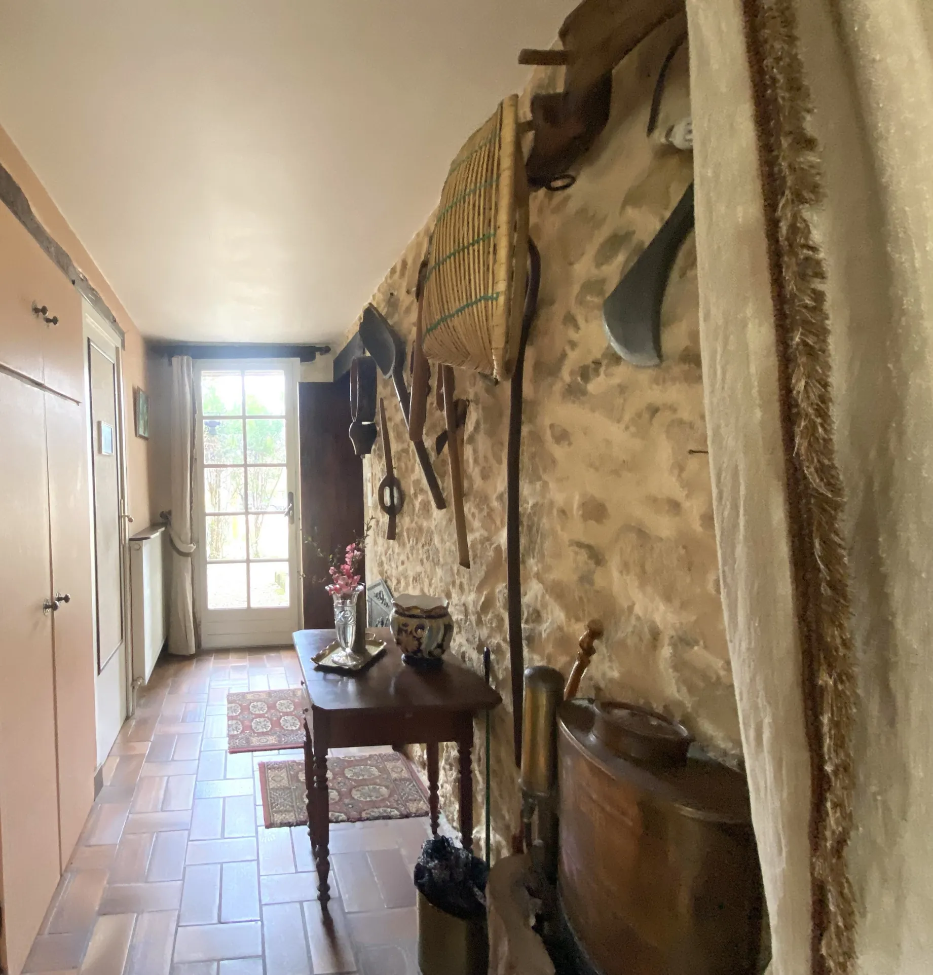 Charmante maison en pierre avec piscine et grand parc à Perissac 