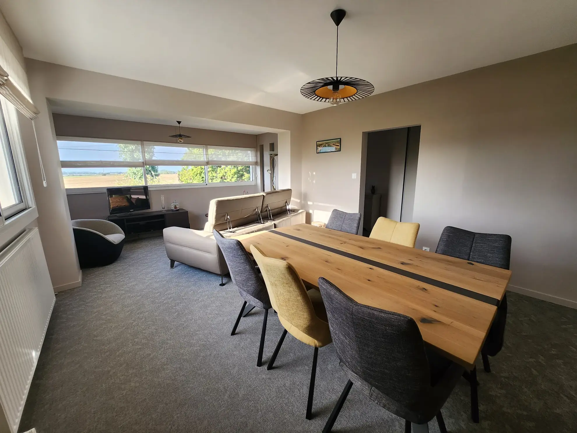 Maison rénovée en 2021 avec sous-sol, garage et terrain clos aux Magnils Reigniers 