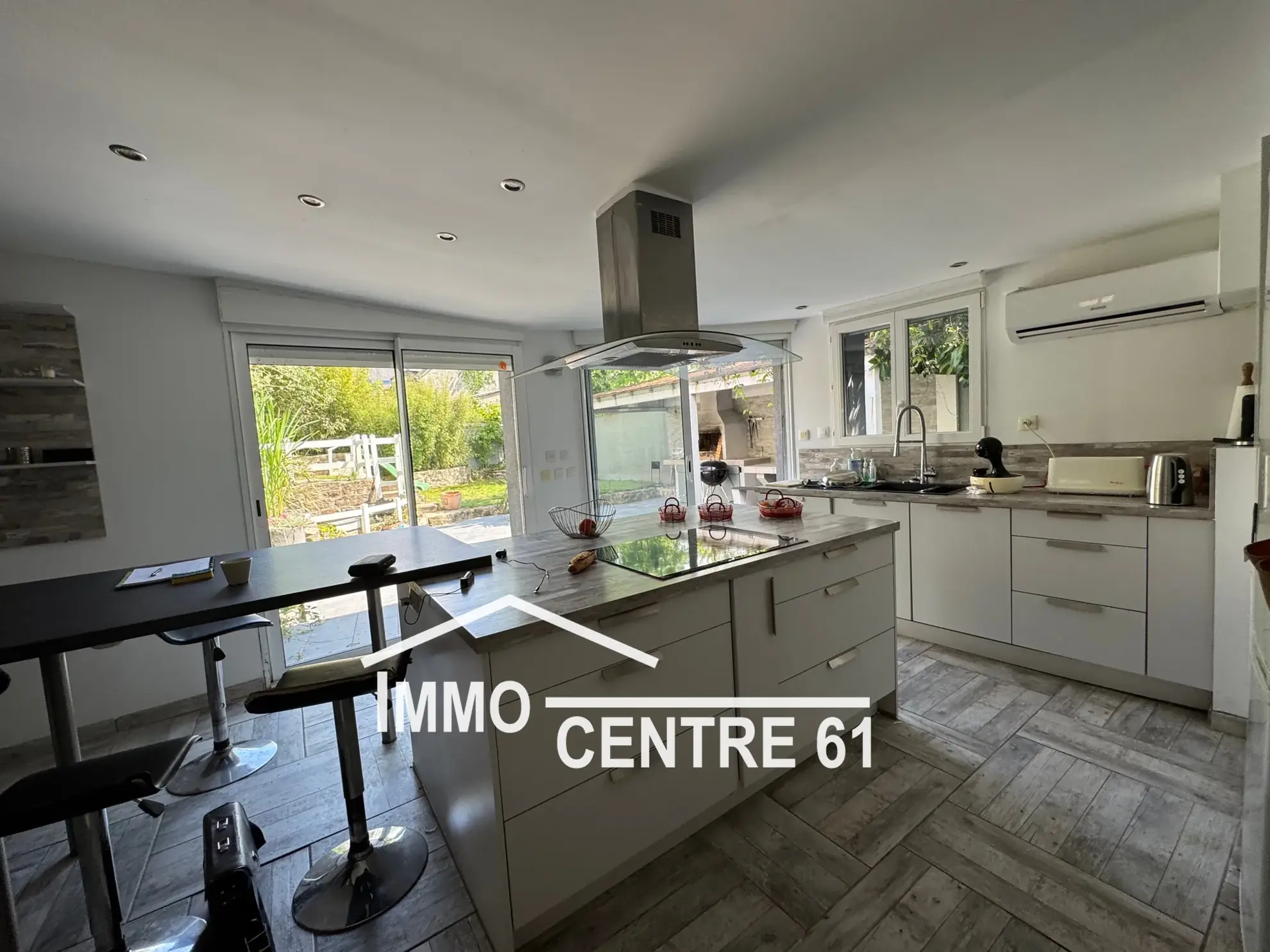 Vaste maison avec gîte potentiel à Carrouges - 4 chambres et jardin sans vis-à-vis 