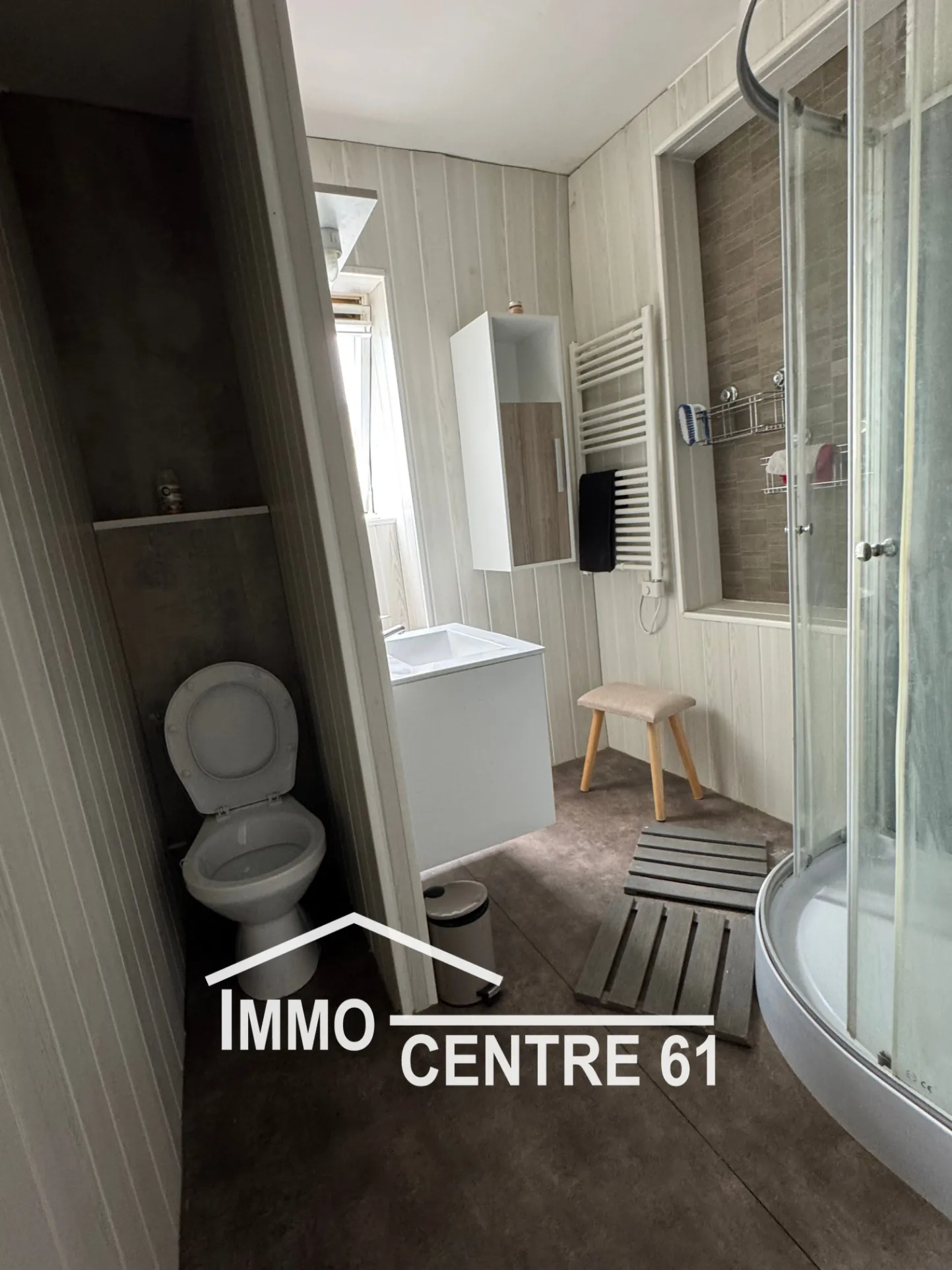 Vaste maison avec gîte potentiel à Carrouges - 4 chambres et jardin sans vis-à-vis 