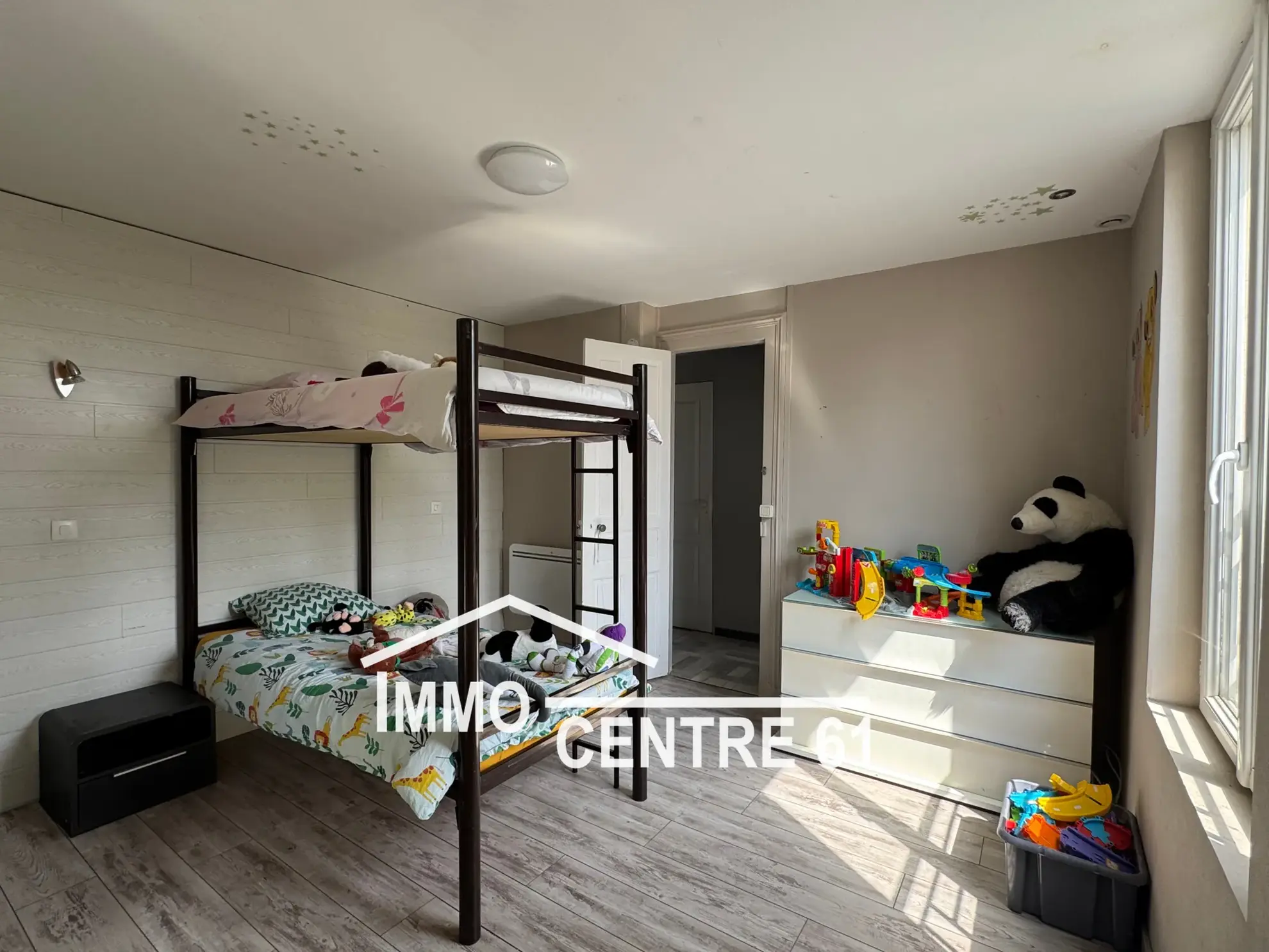 Vaste maison avec gîte potentiel à Carrouges - 4 chambres et jardin sans vis-à-vis 