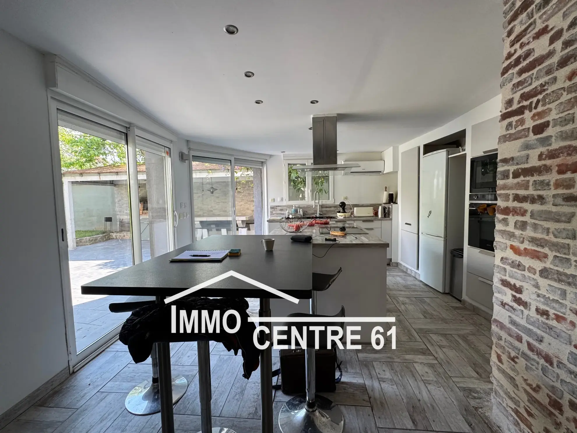 Vaste maison avec gîte potentiel à Carrouges - 4 chambres et jardin sans vis-à-vis 