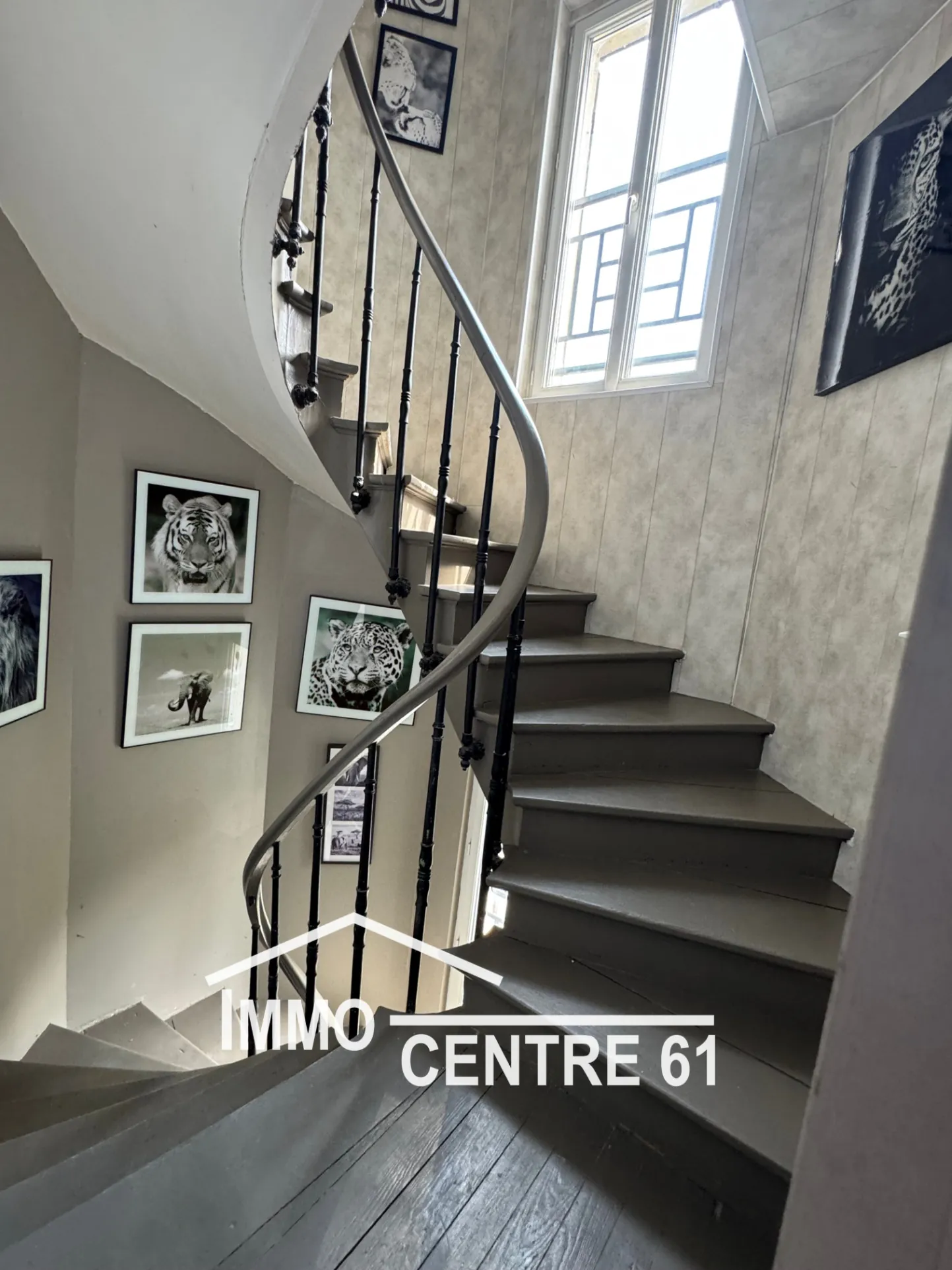 Vaste maison avec gîte potentiel à Carrouges - 4 chambres et jardin sans vis-à-vis 