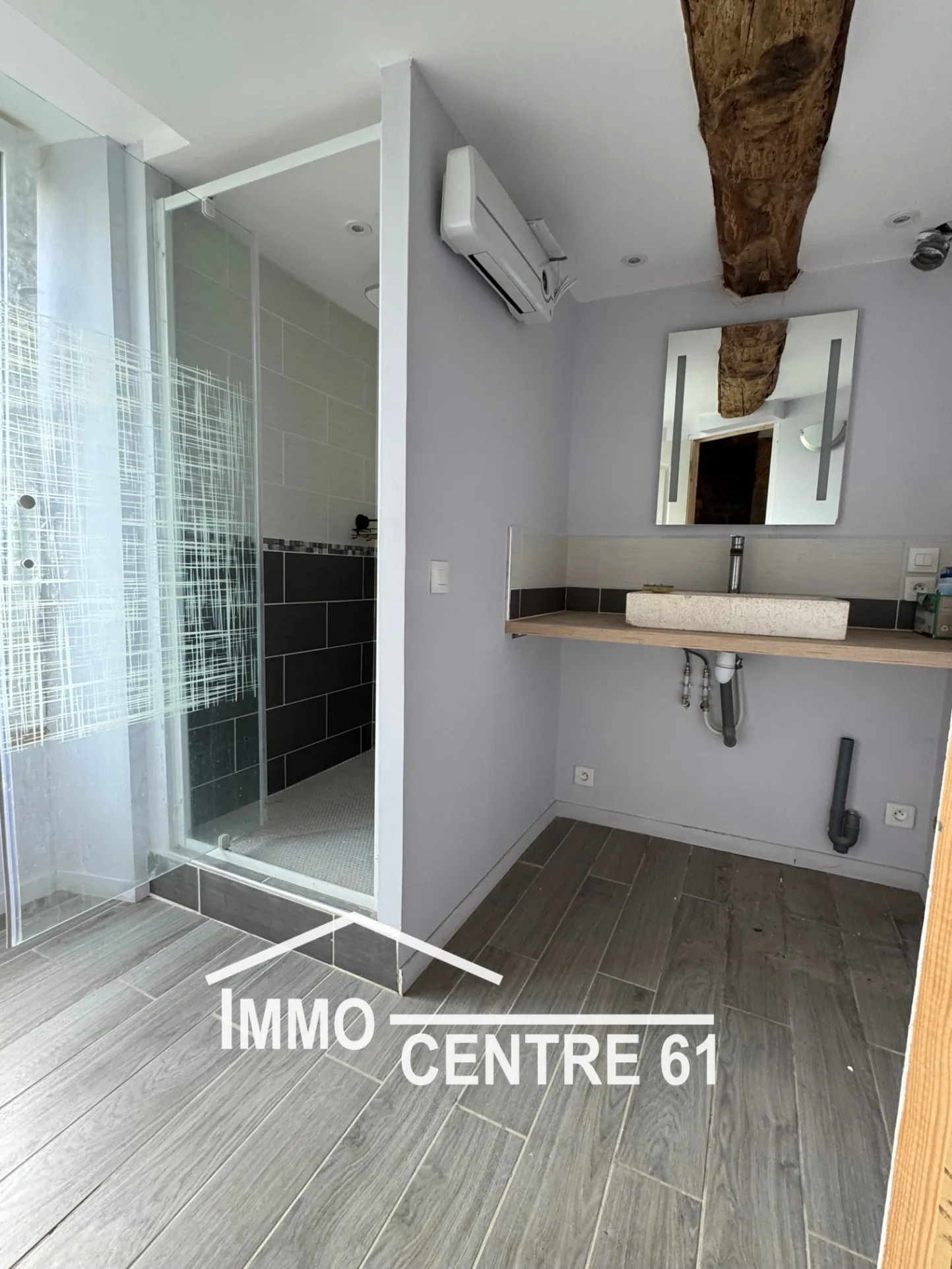 Vaste maison avec gîte potentiel à Carrouges - 4 chambres et jardin sans vis-à-vis 