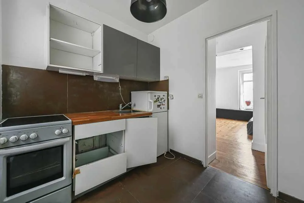 Appartement de 27,5 m² avec vue dégagée à Paris 10ème limite 11ème 