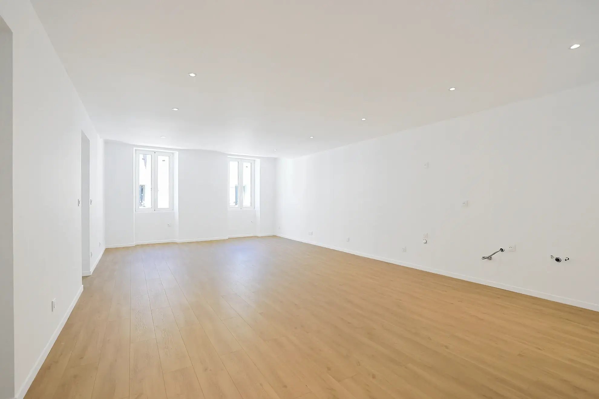 Appartement T3 à Sollies Pont de 83 m² avec grand potentiel au centre-ville 