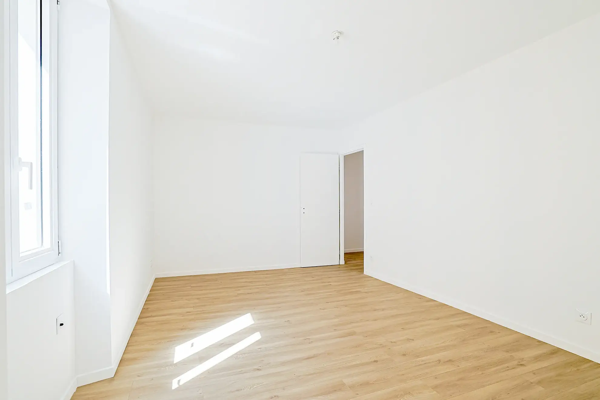 Appartement T3 à Sollies Pont de 83 m² avec grand potentiel au centre-ville 