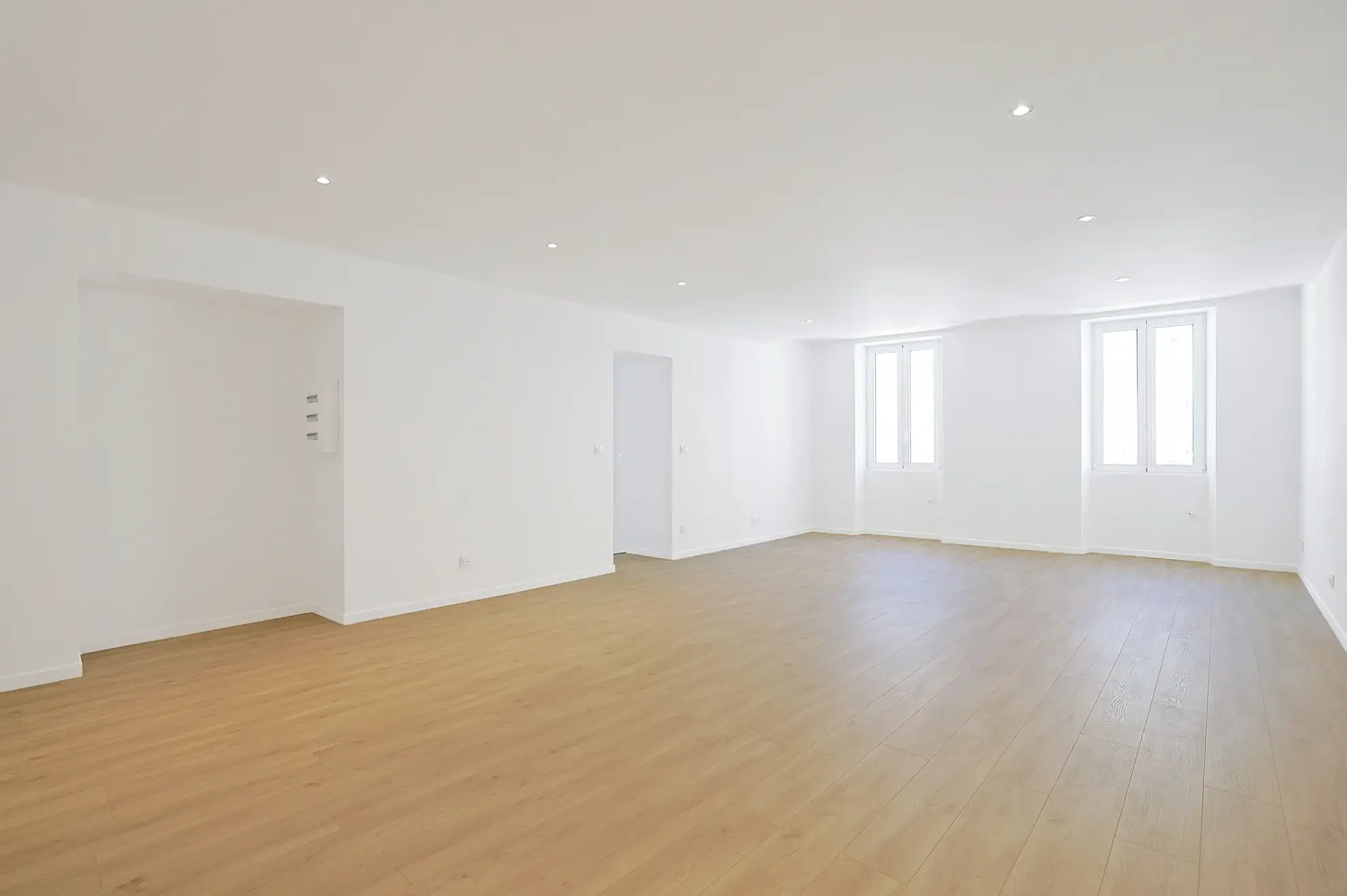 Appartement T3 à Sollies Pont de 83 m² avec grand potentiel au centre-ville 