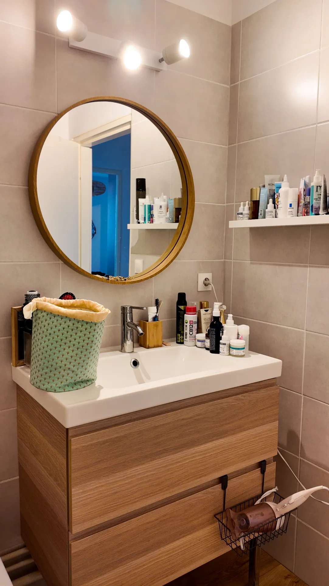 Charmant T2 de 56,62 m² avec balcon, garage privé et vue imprenable sur la cathédrale de Clermont-Ferrand 