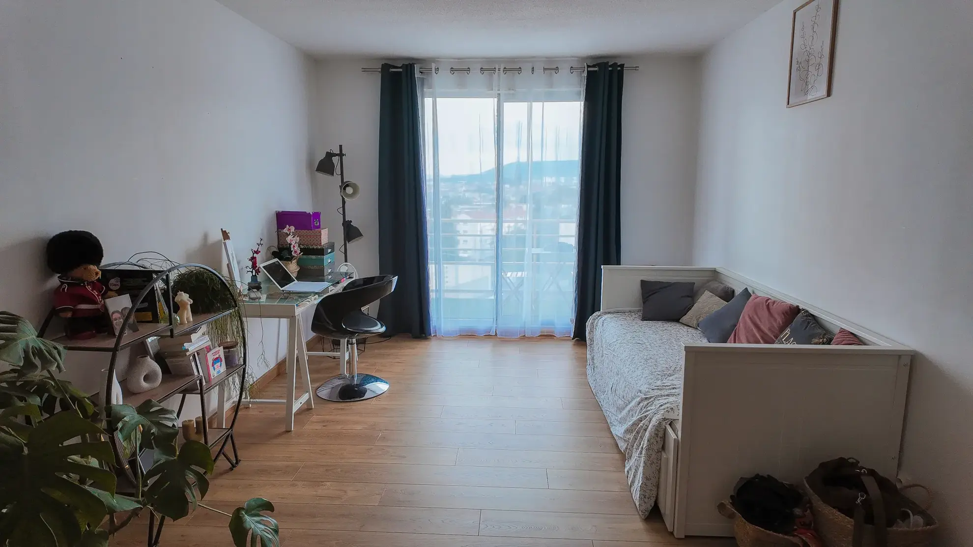 Charmant T2 de 56,62 m² avec balcon, garage privé et vue imprenable sur la cathédrale de Clermont-Ferrand 