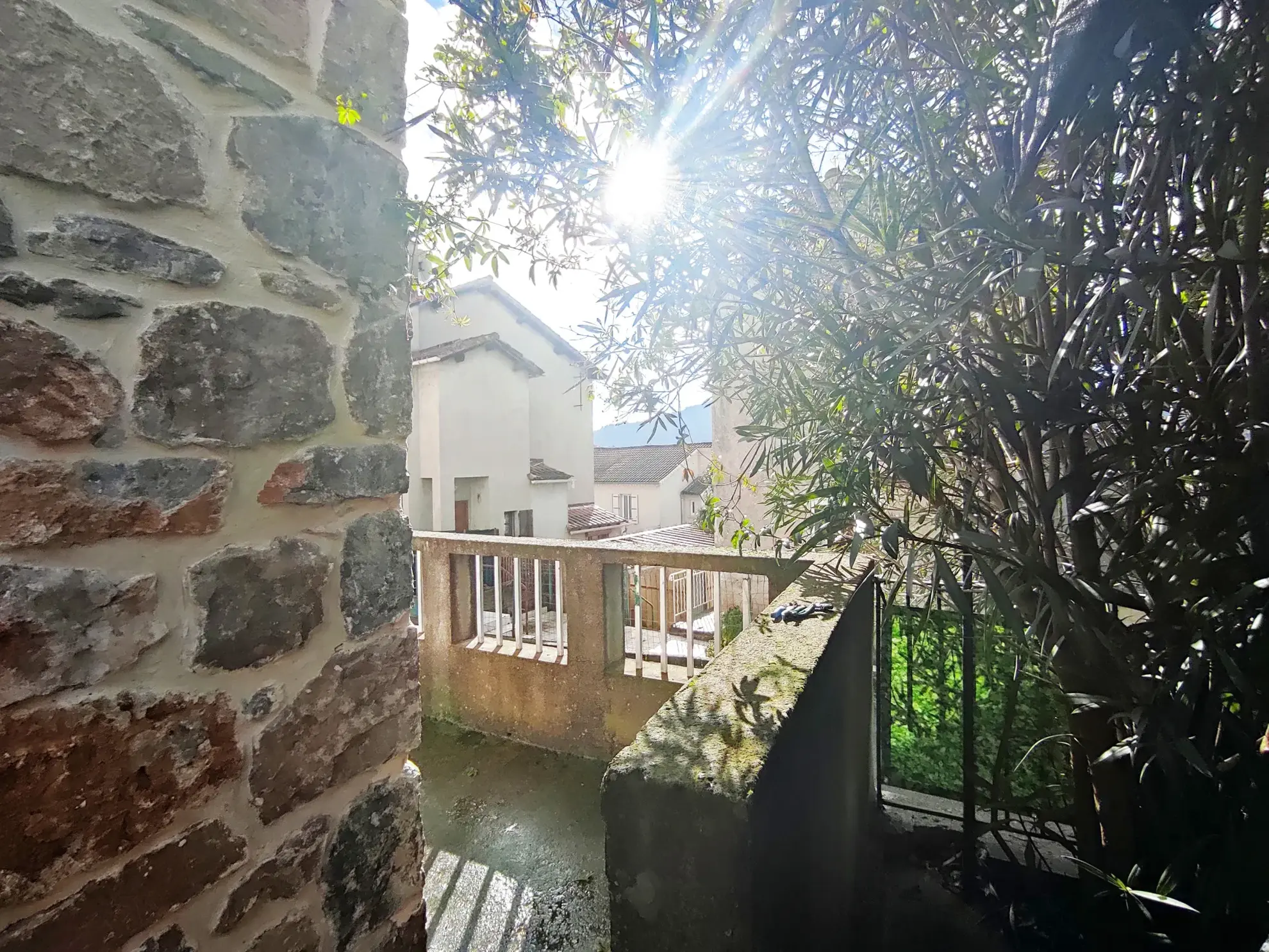 Maison de 80 m² avec terrasse, garage à La Grand Combe 