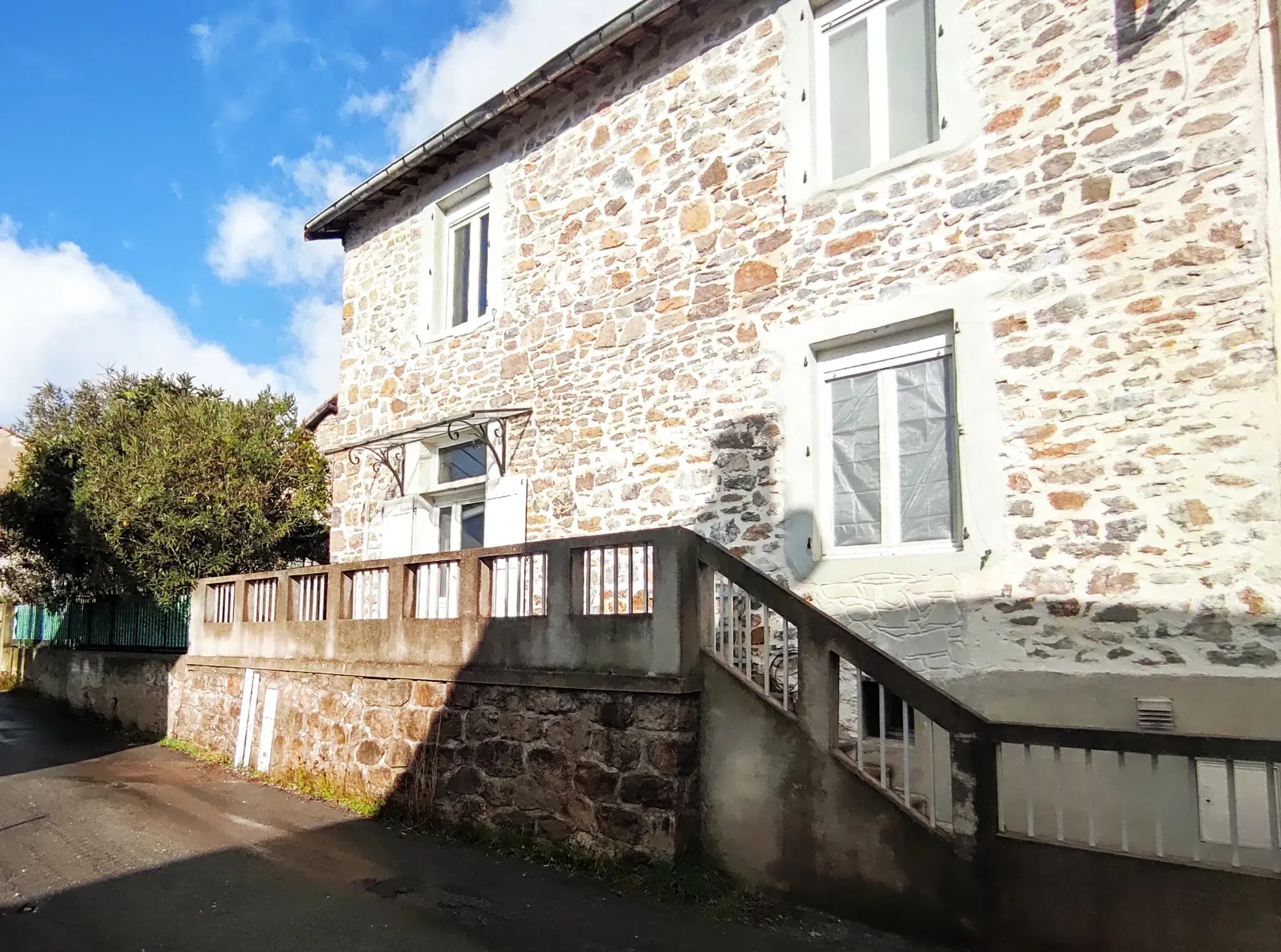Maison de 80 m² avec terrasse, garage à La Grand Combe