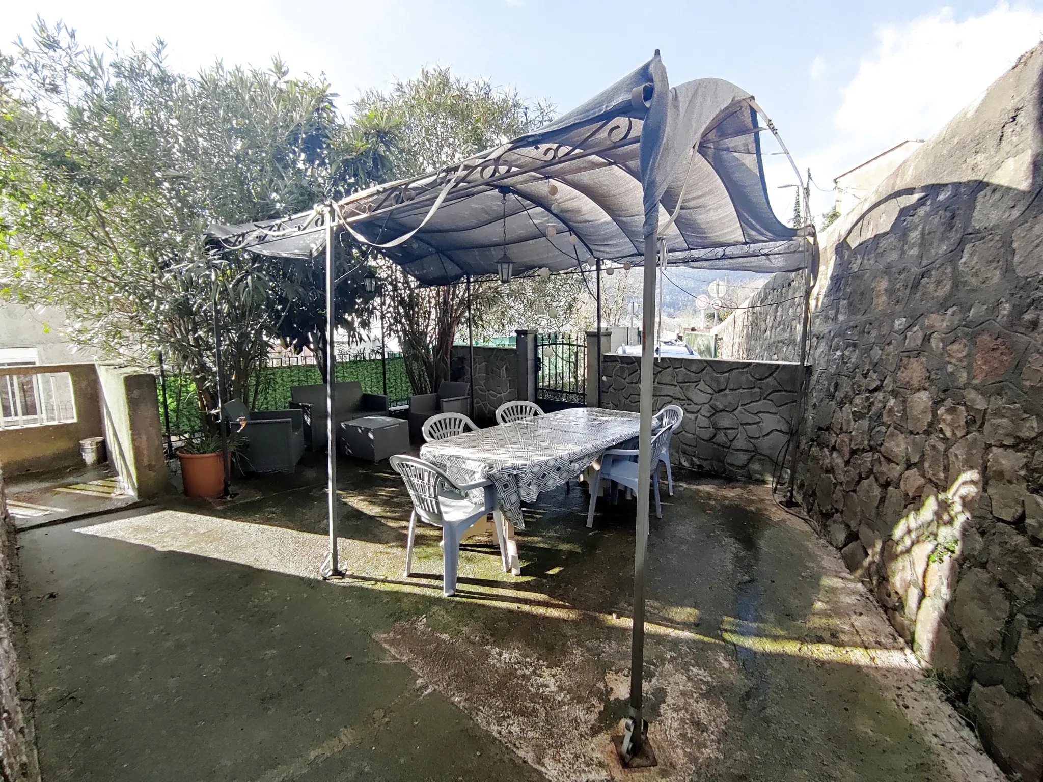 Maison de 80 m² avec terrasse, garage à La Grand Combe 