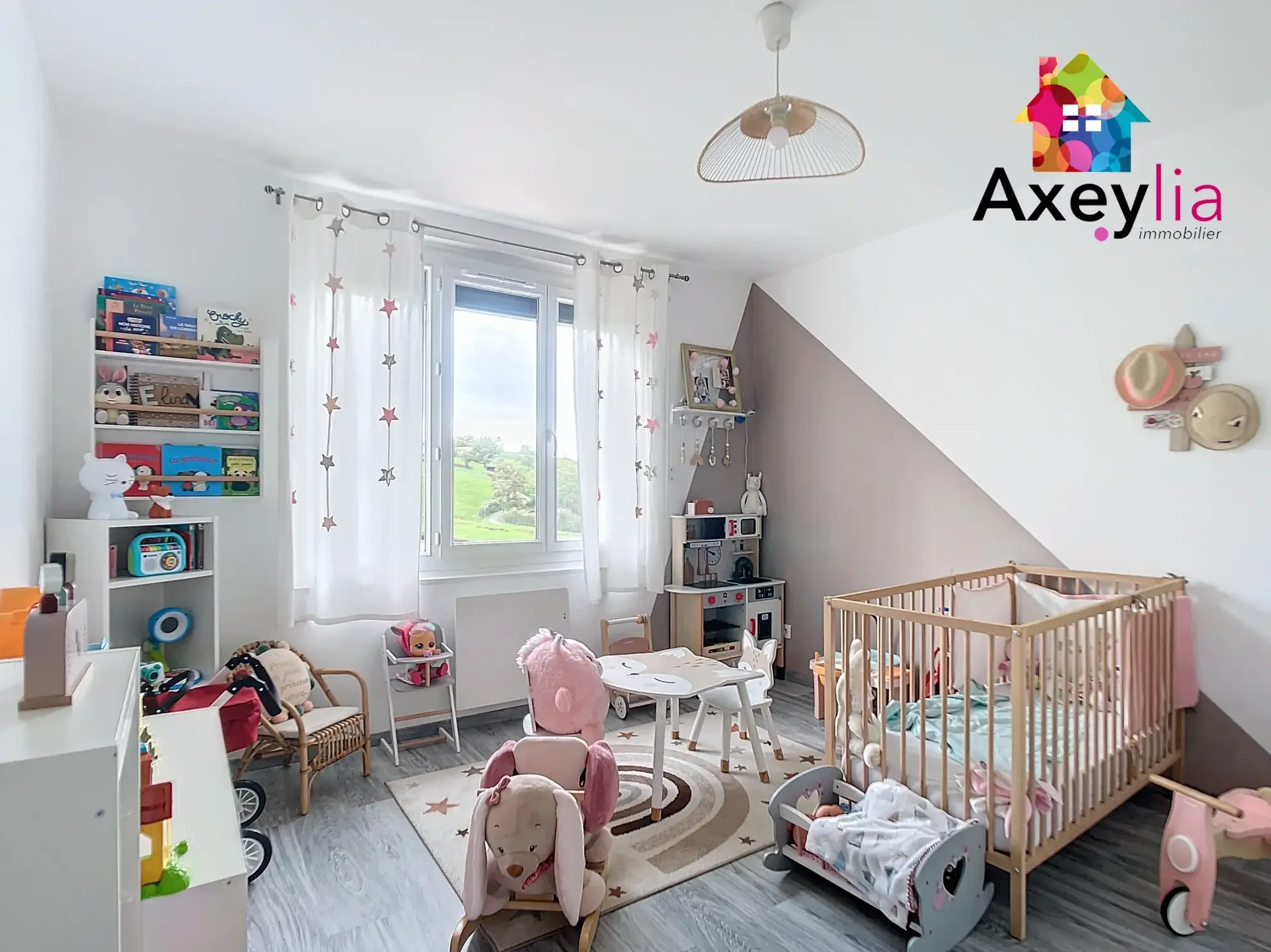 Maison rénovée avec piscine, 3 chambres, grand terrain proche Charlieu 