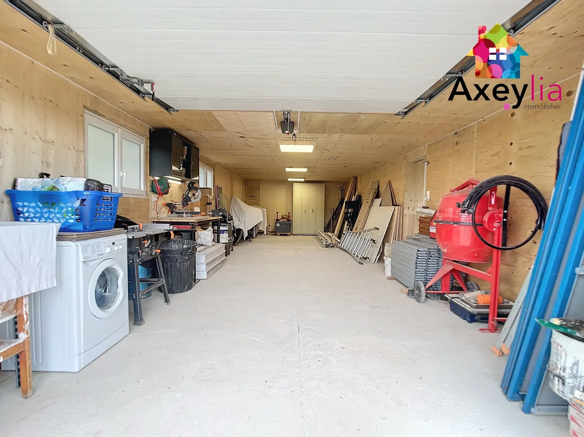 Maison rénovée avec piscine, 3 chambres, grand terrain proche Charlieu 