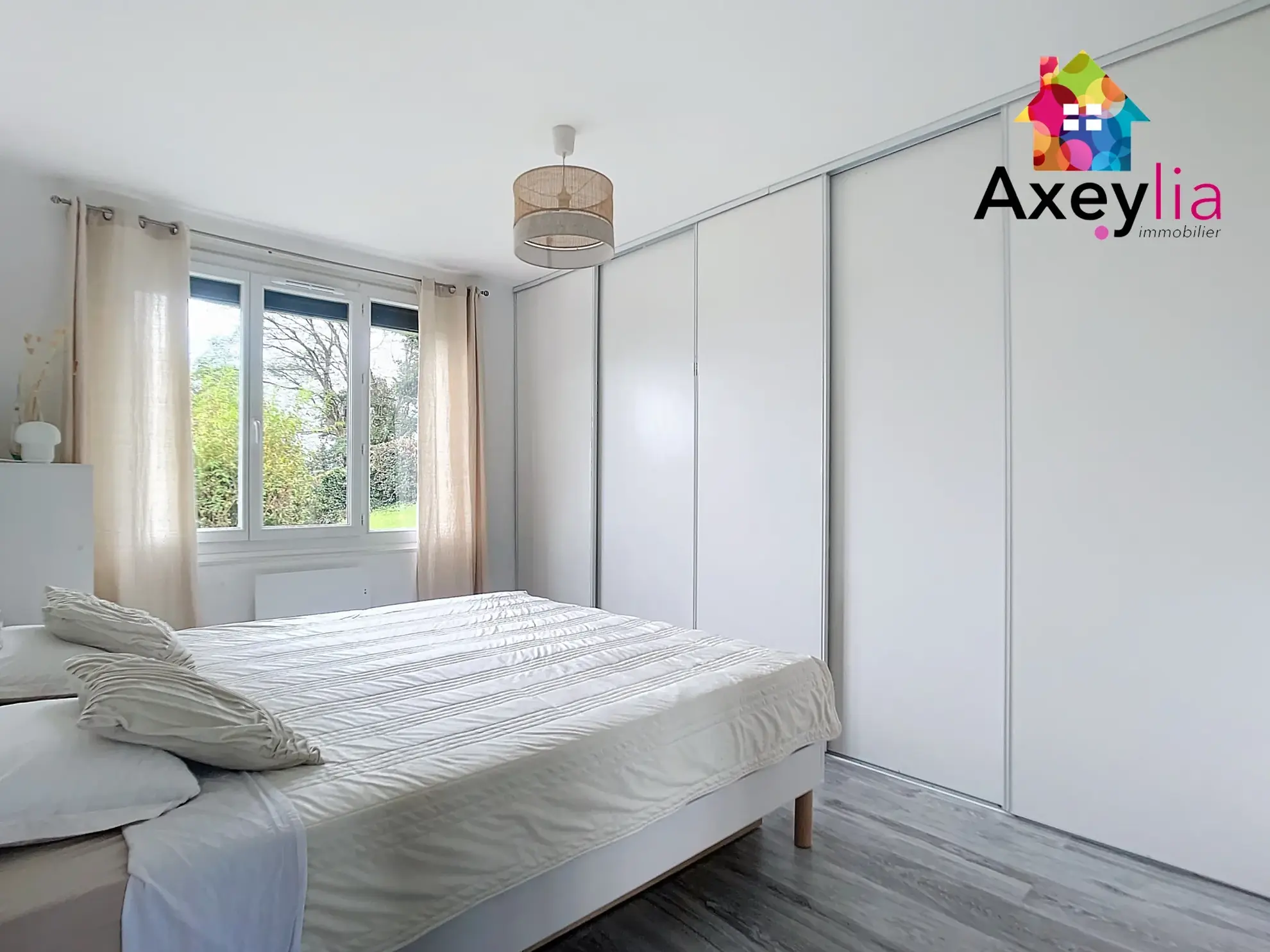 Maison rénovée avec piscine, 3 chambres, grand terrain proche Charlieu 