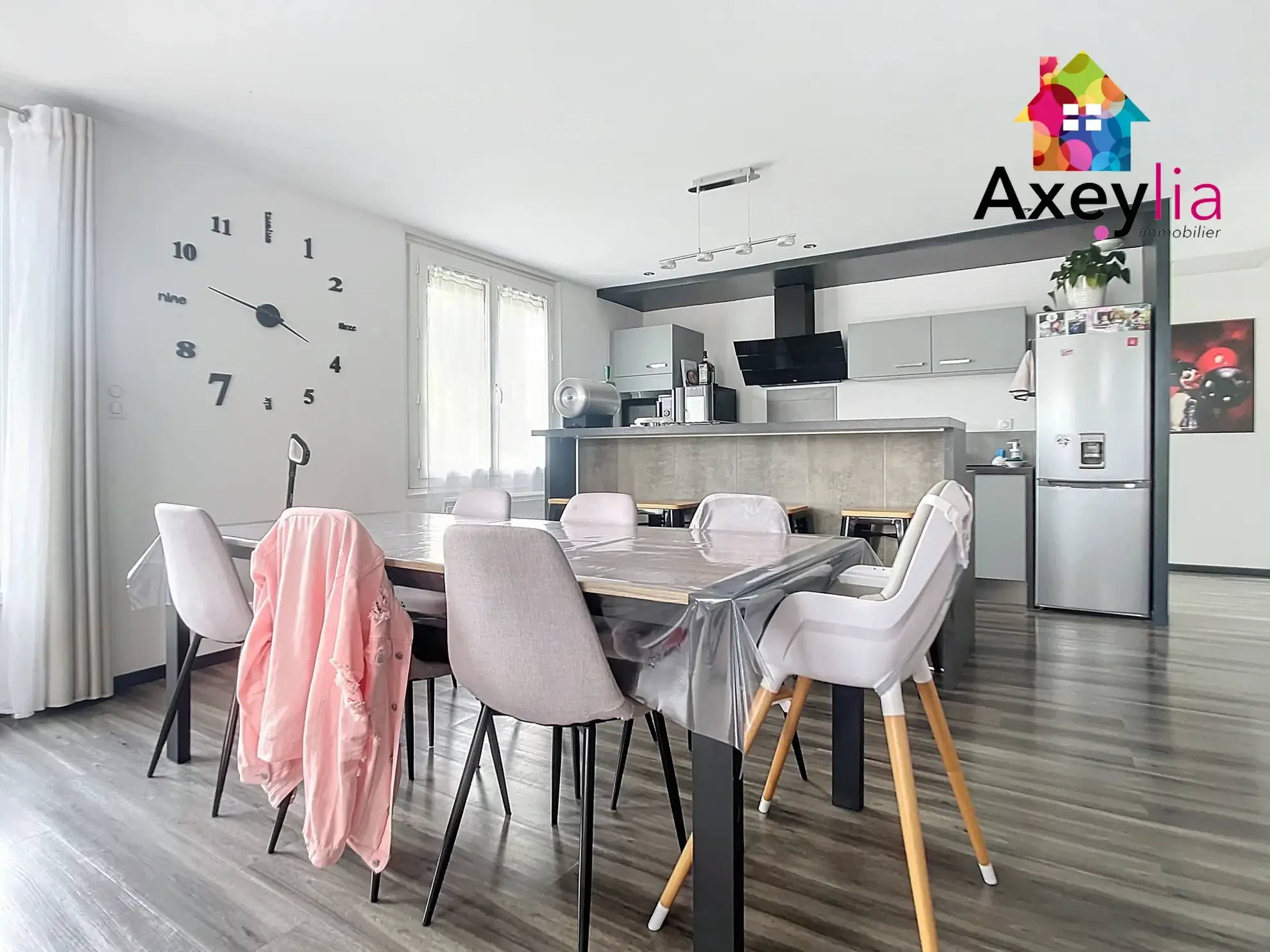 Maison rénovée avec piscine, 3 chambres, grand terrain proche Charlieu