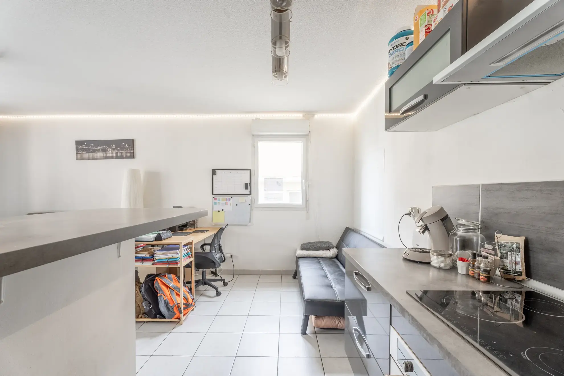 Appartement T2 lumineux de 45 m² avec terrasse et parking sécurisé à Marseille 