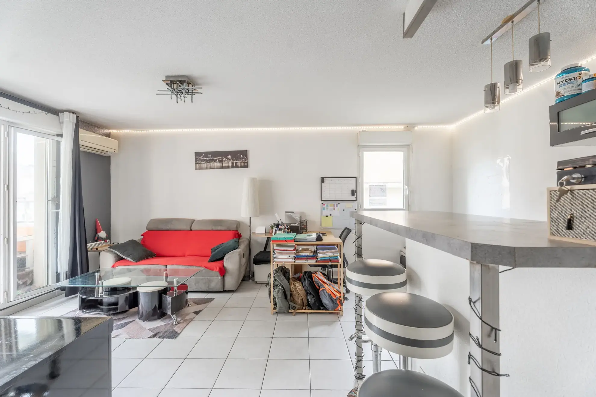 Appartement T2 lumineux de 45 m² avec terrasse et parking sécurisé à Marseille 